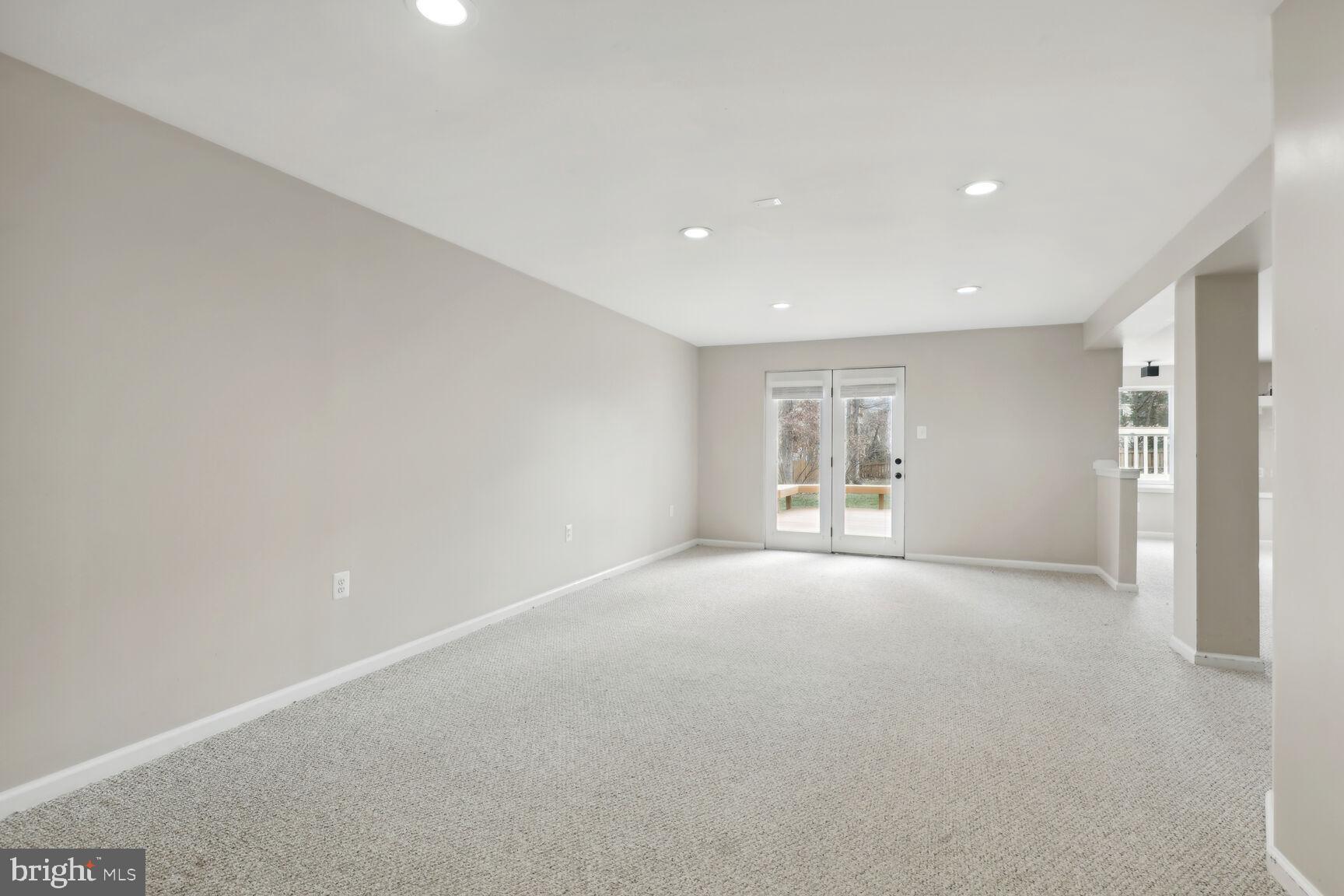 ASHBURN FARM - Residential