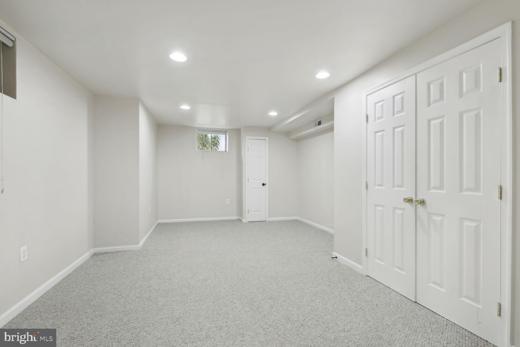 ASHBURN FARM - Residential