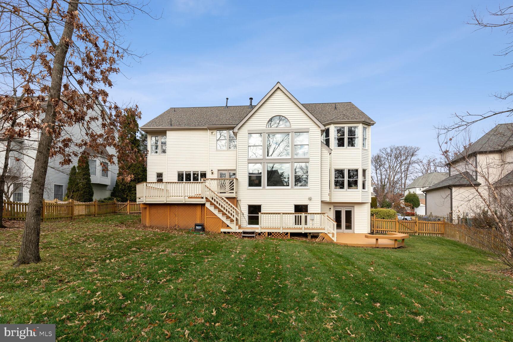 ASHBURN FARM - Residential