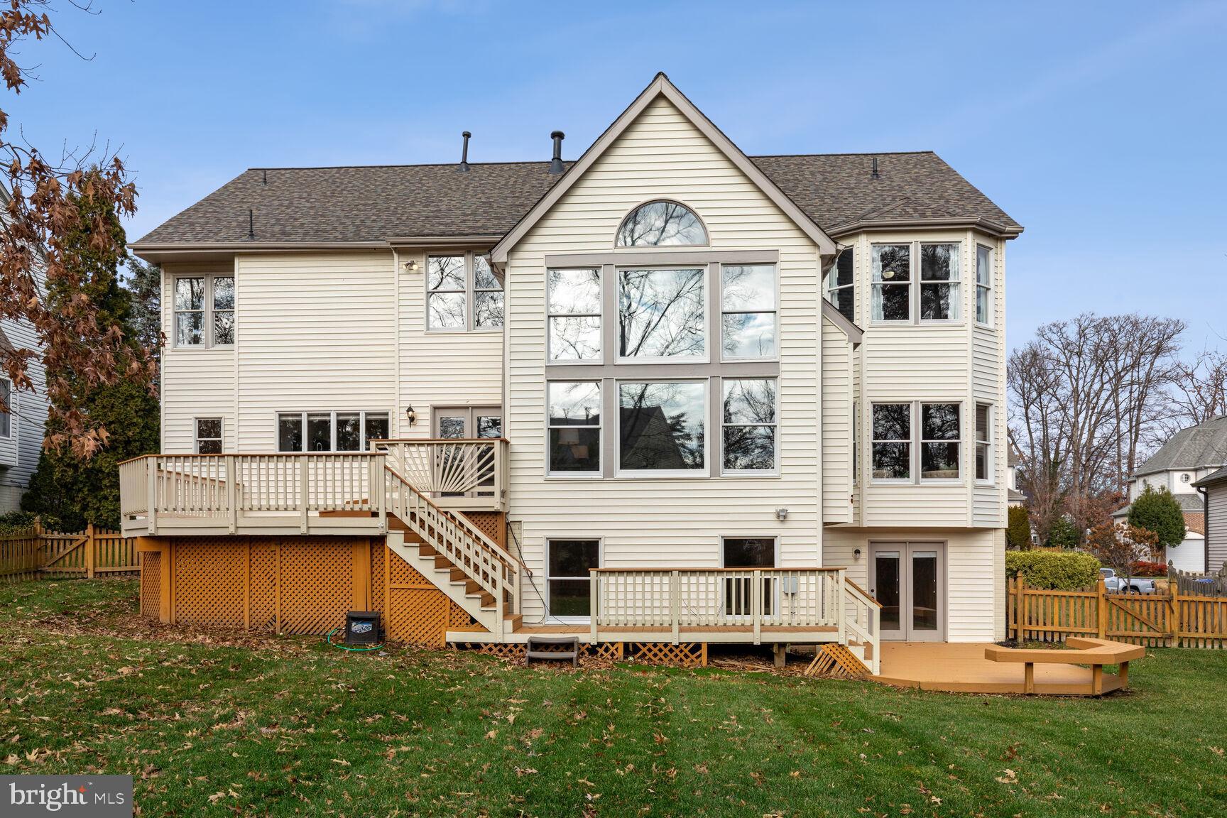 ASHBURN FARM - Residential