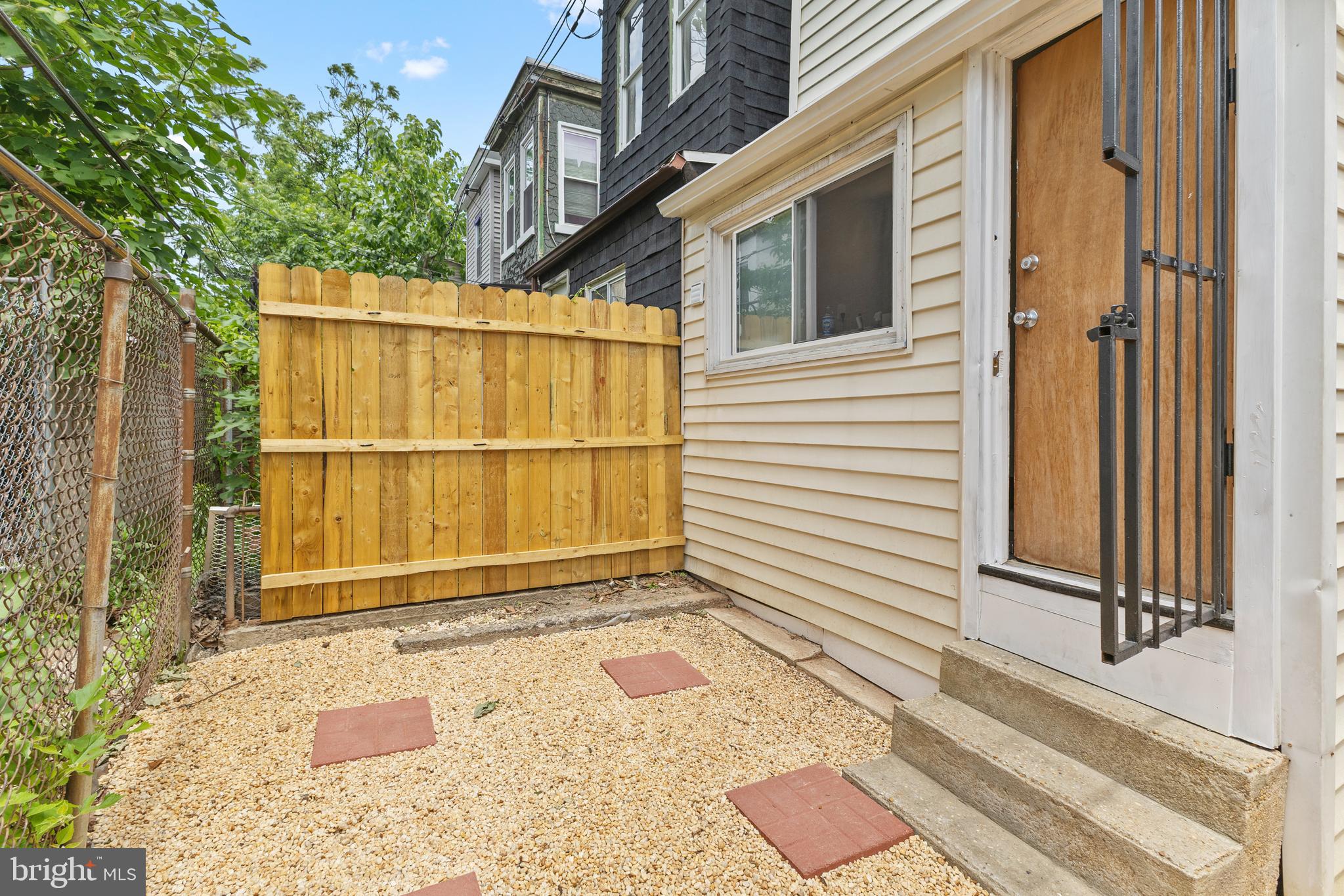 BELMONT - Residential