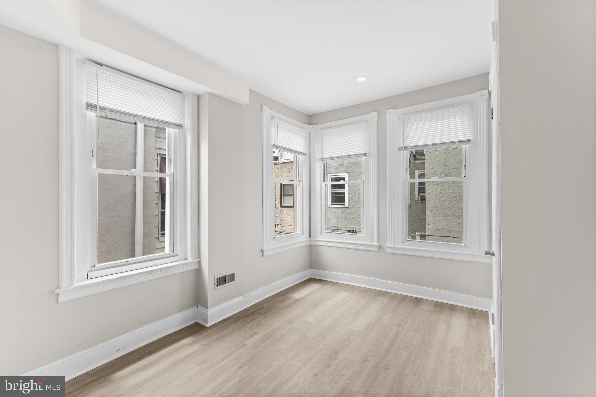 BELMONT - Residential