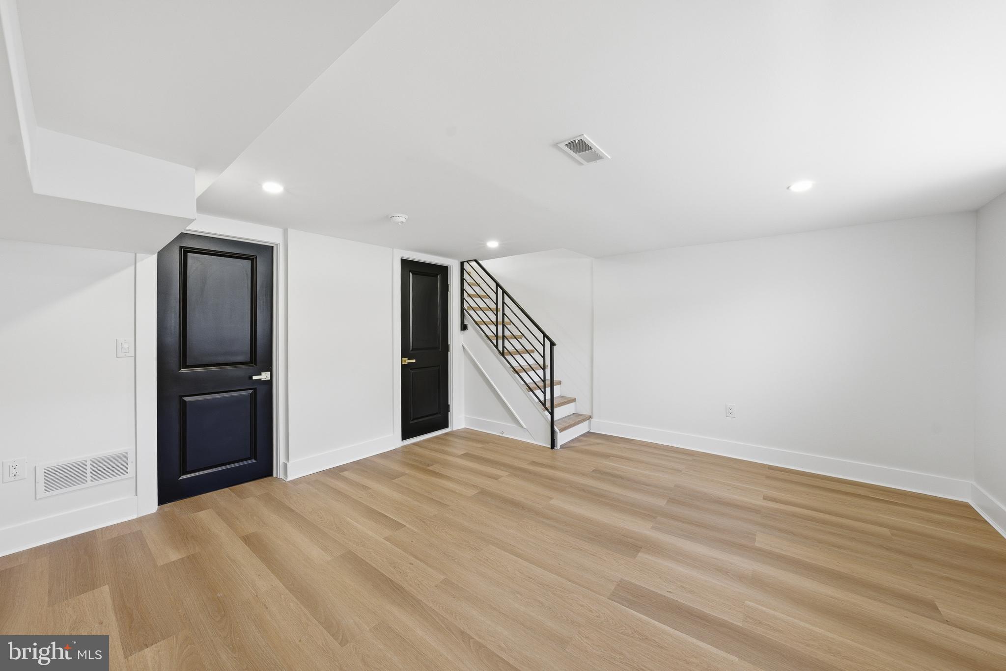 ACADEMY GARDENS - Residential