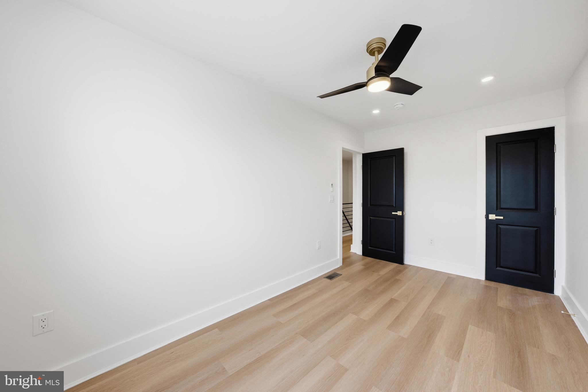 ACADEMY GARDENS - Residential