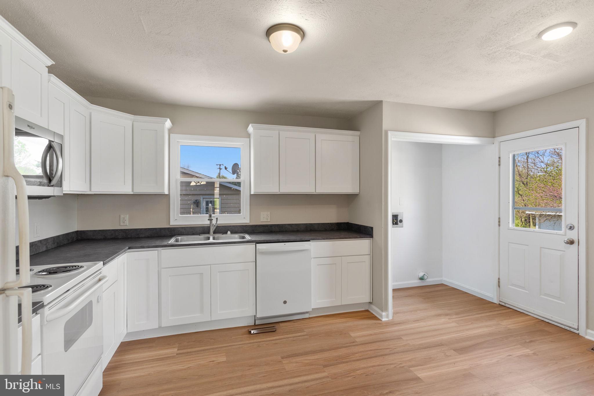WEST VIEW - Residential