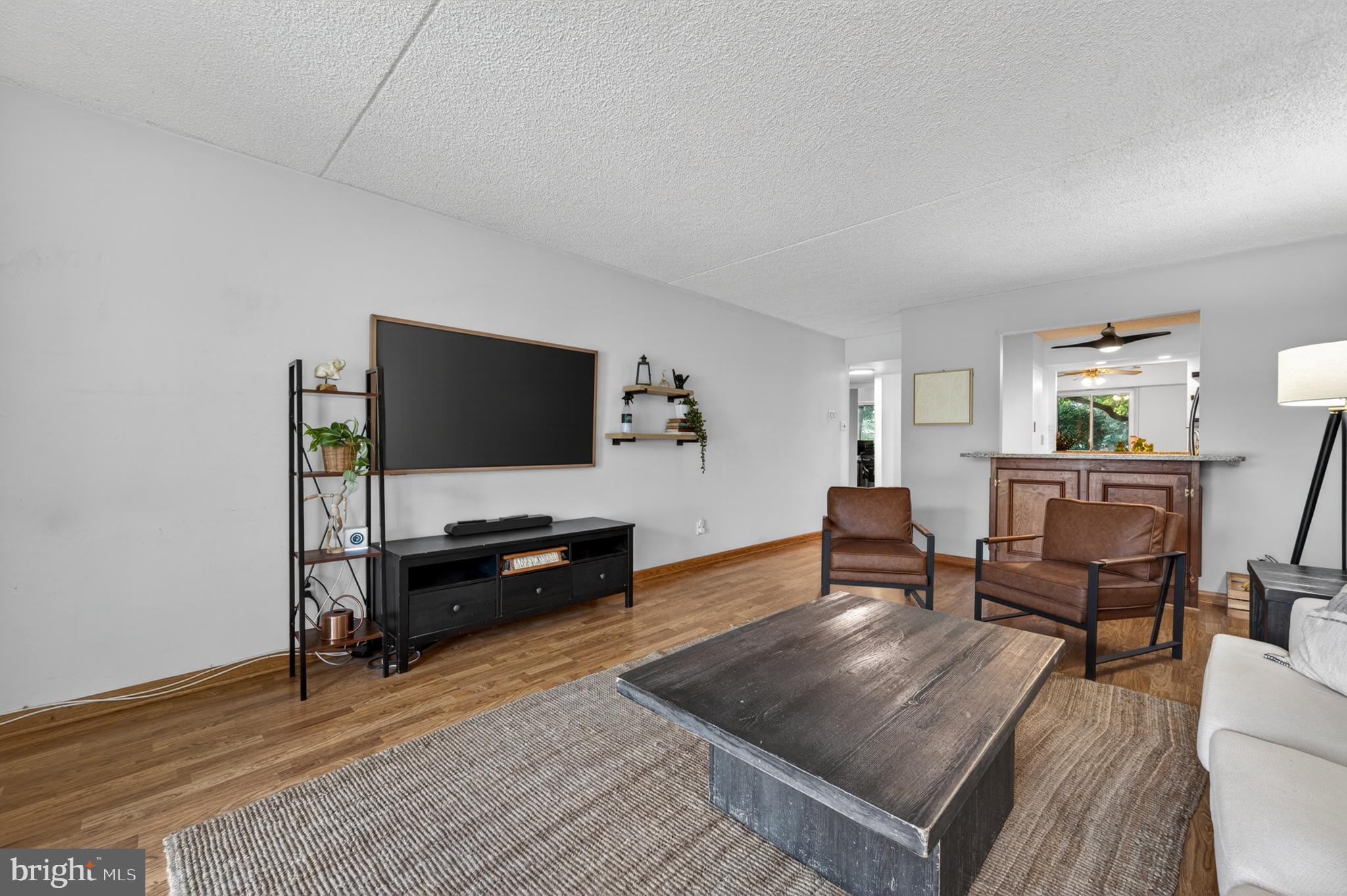 SUMMIT HOUSE - Residential