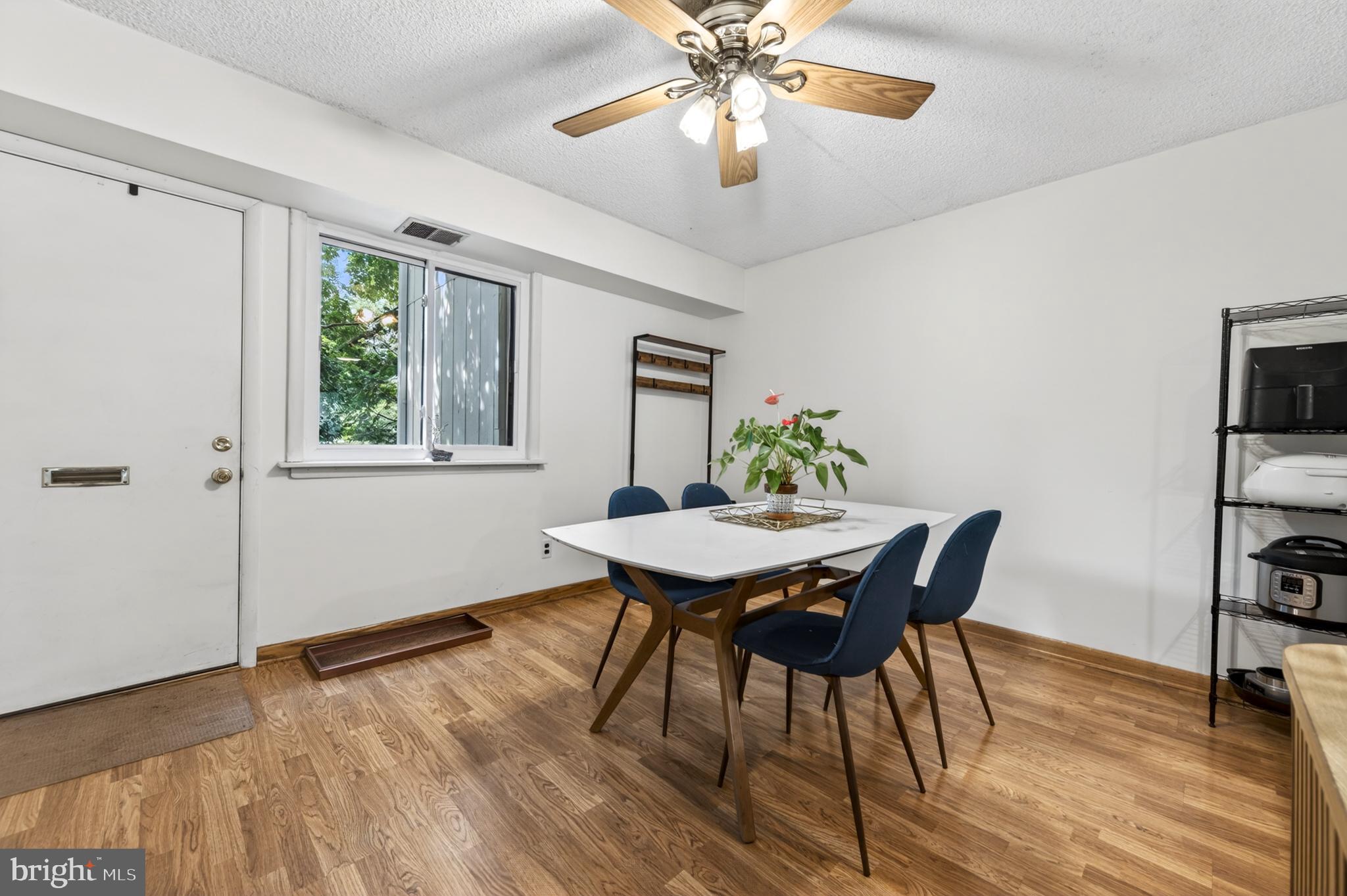 SUMMIT HOUSE - Residential
