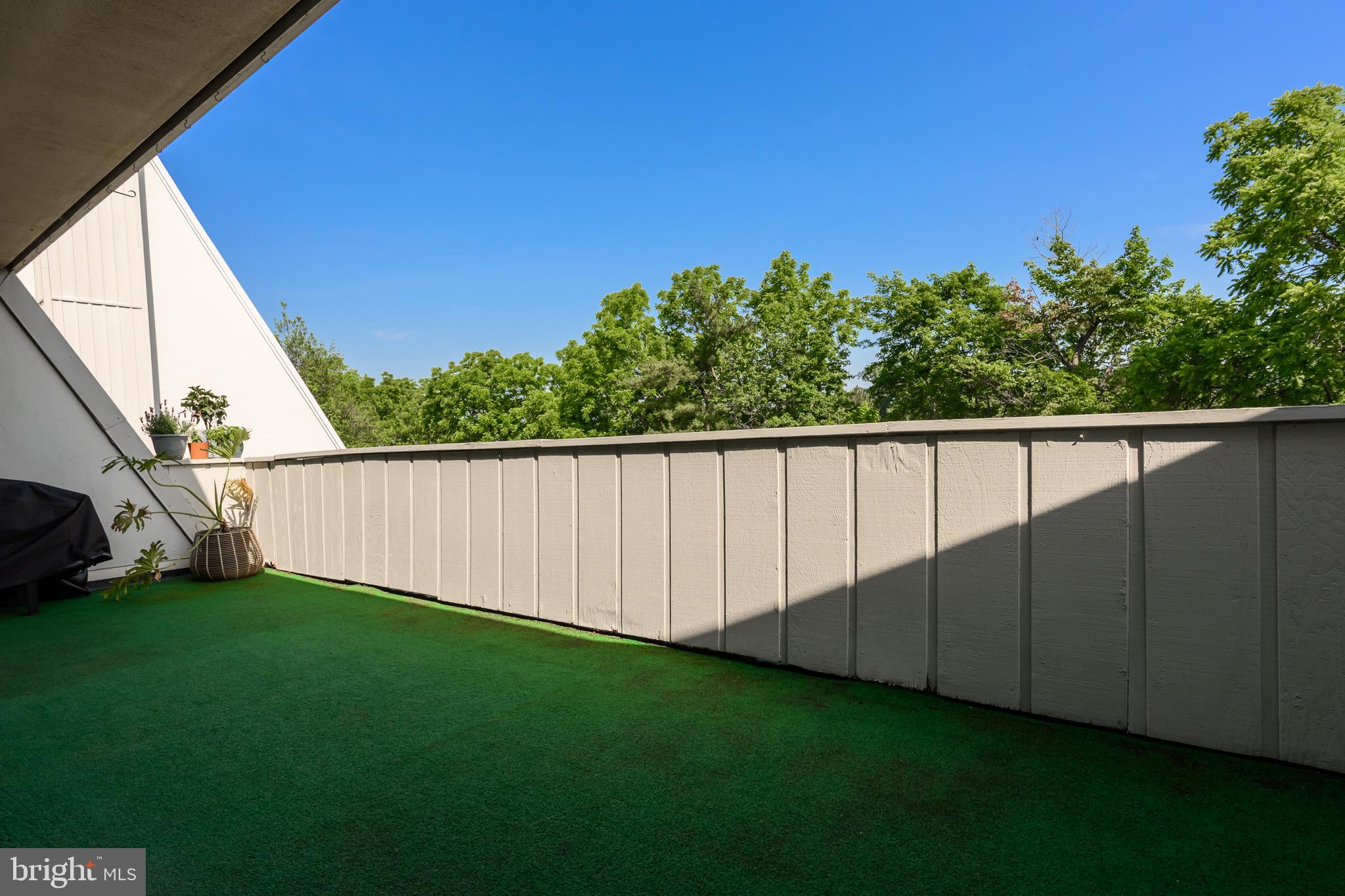SUMMIT HOUSE - Residential