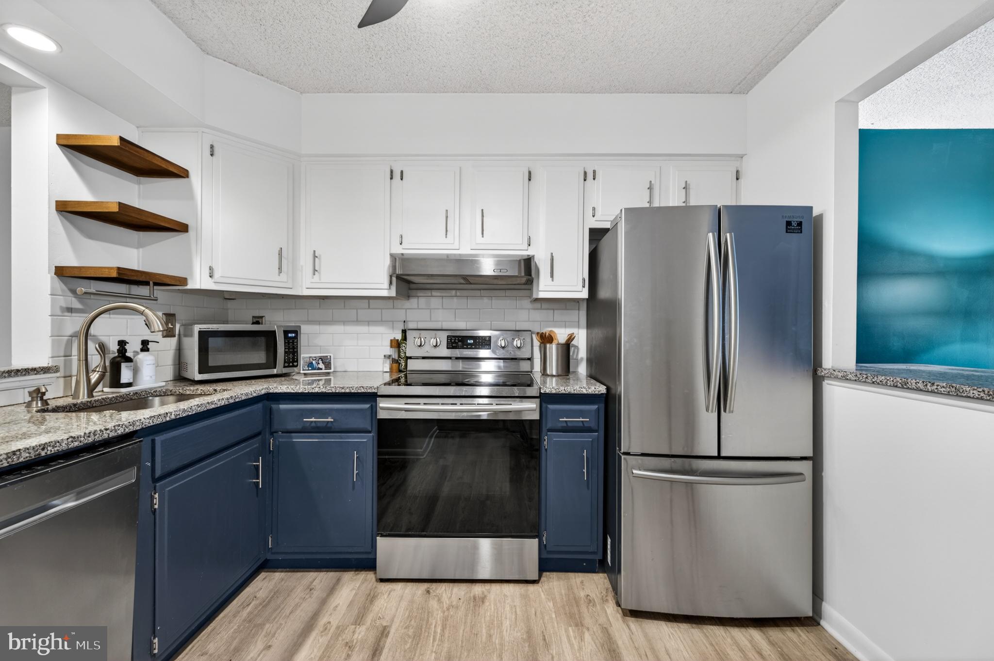 SUMMIT HOUSE - Residential
