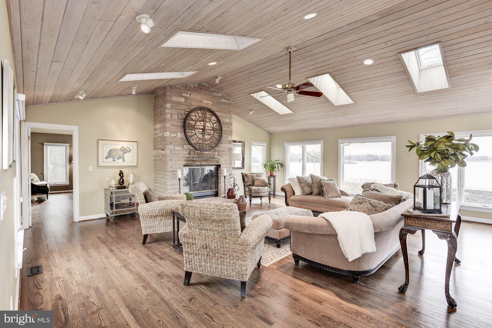 SHADY SIDE - Residential