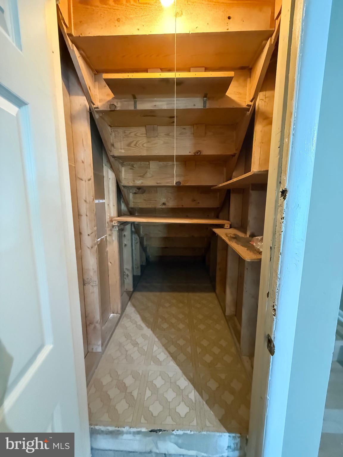 NORTH GATE HALL - Residential