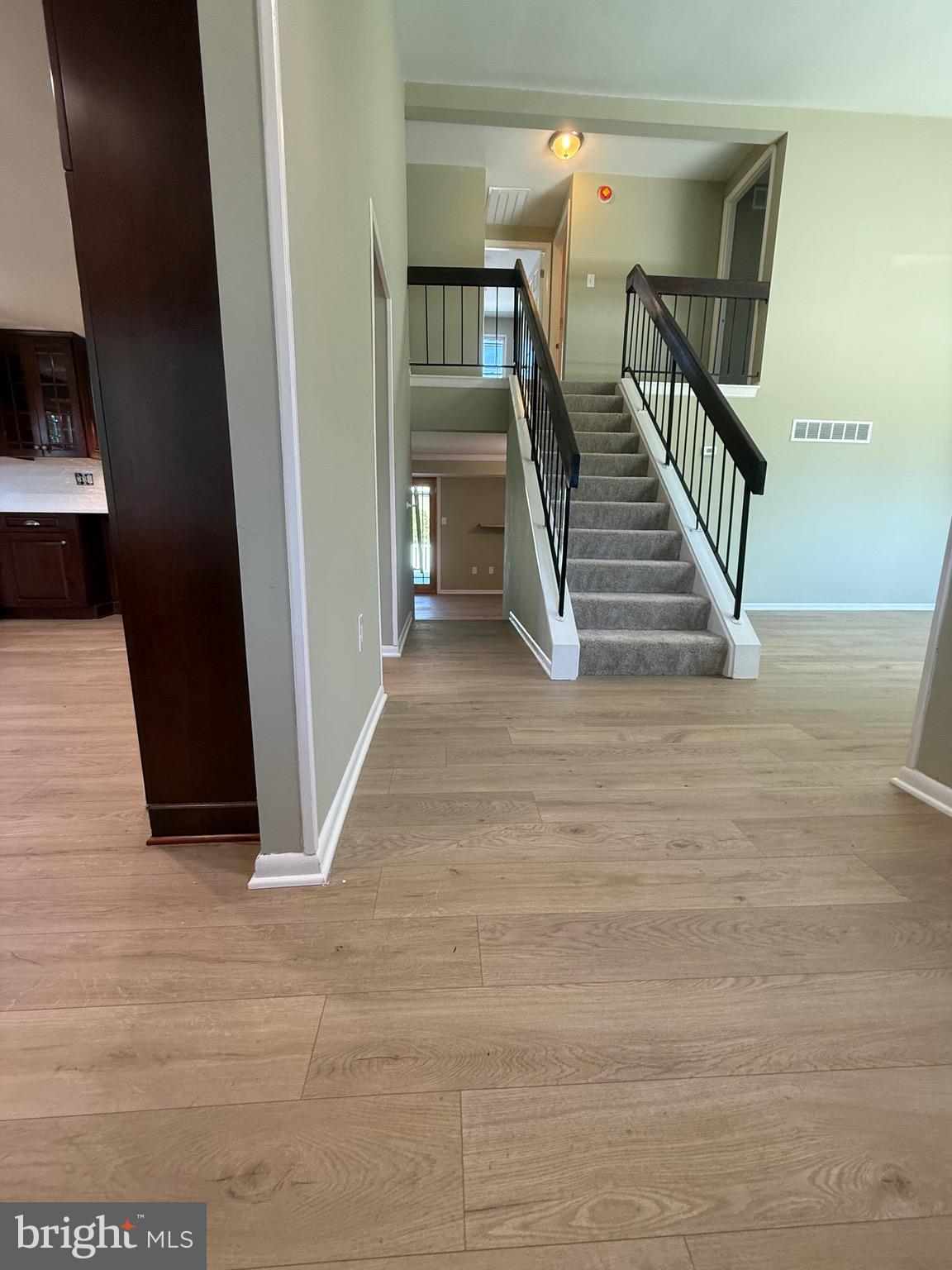 NORTH GATE HALL - Residential