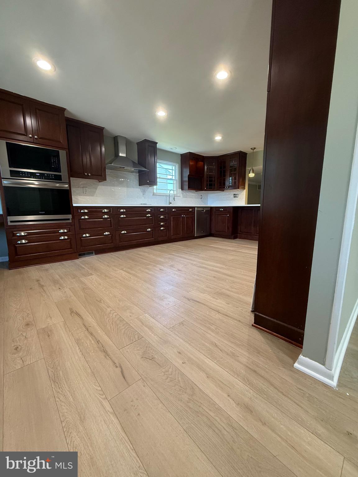 NORTH GATE HALL - Residential