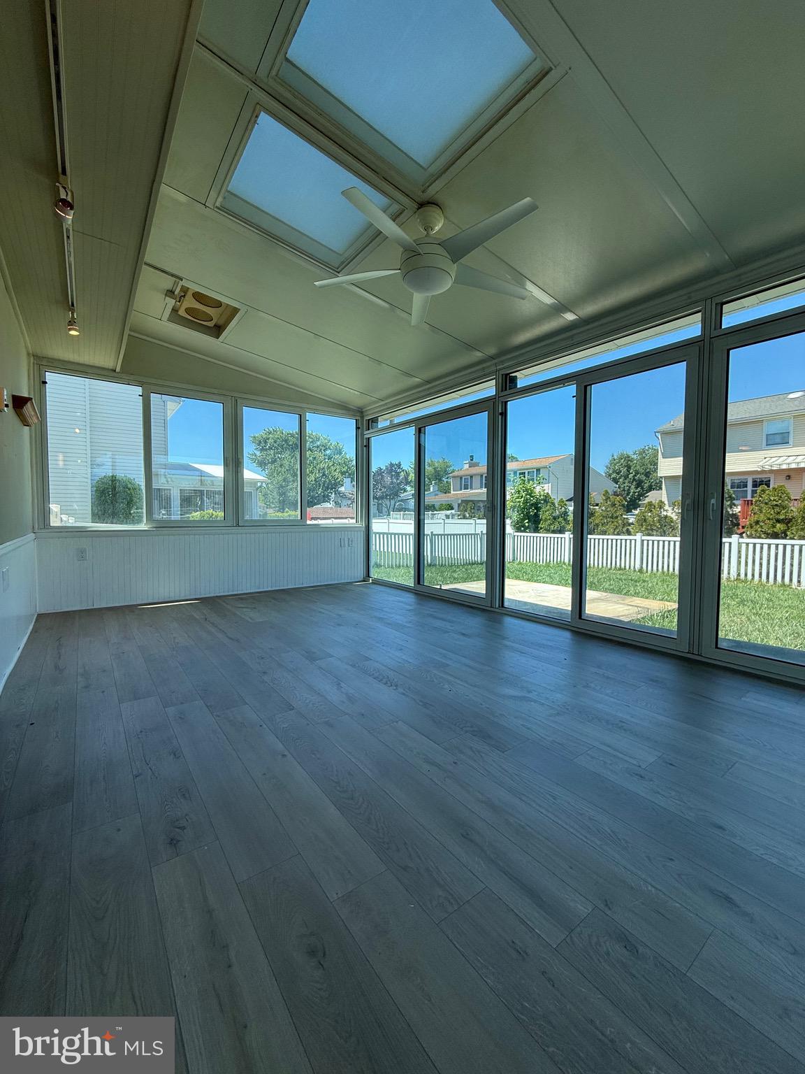 NORTH GATE HALL - Residential