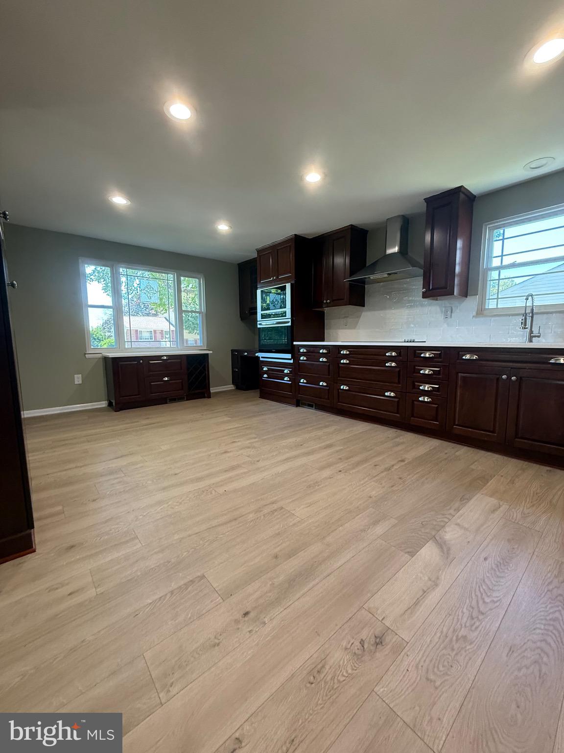 NORTH GATE HALL - Residential