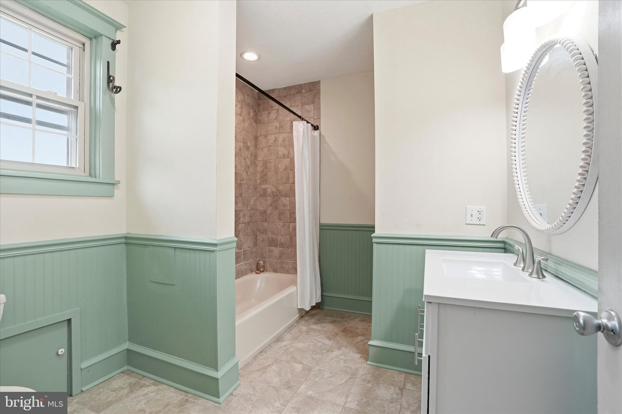 ROSLYN - Residential