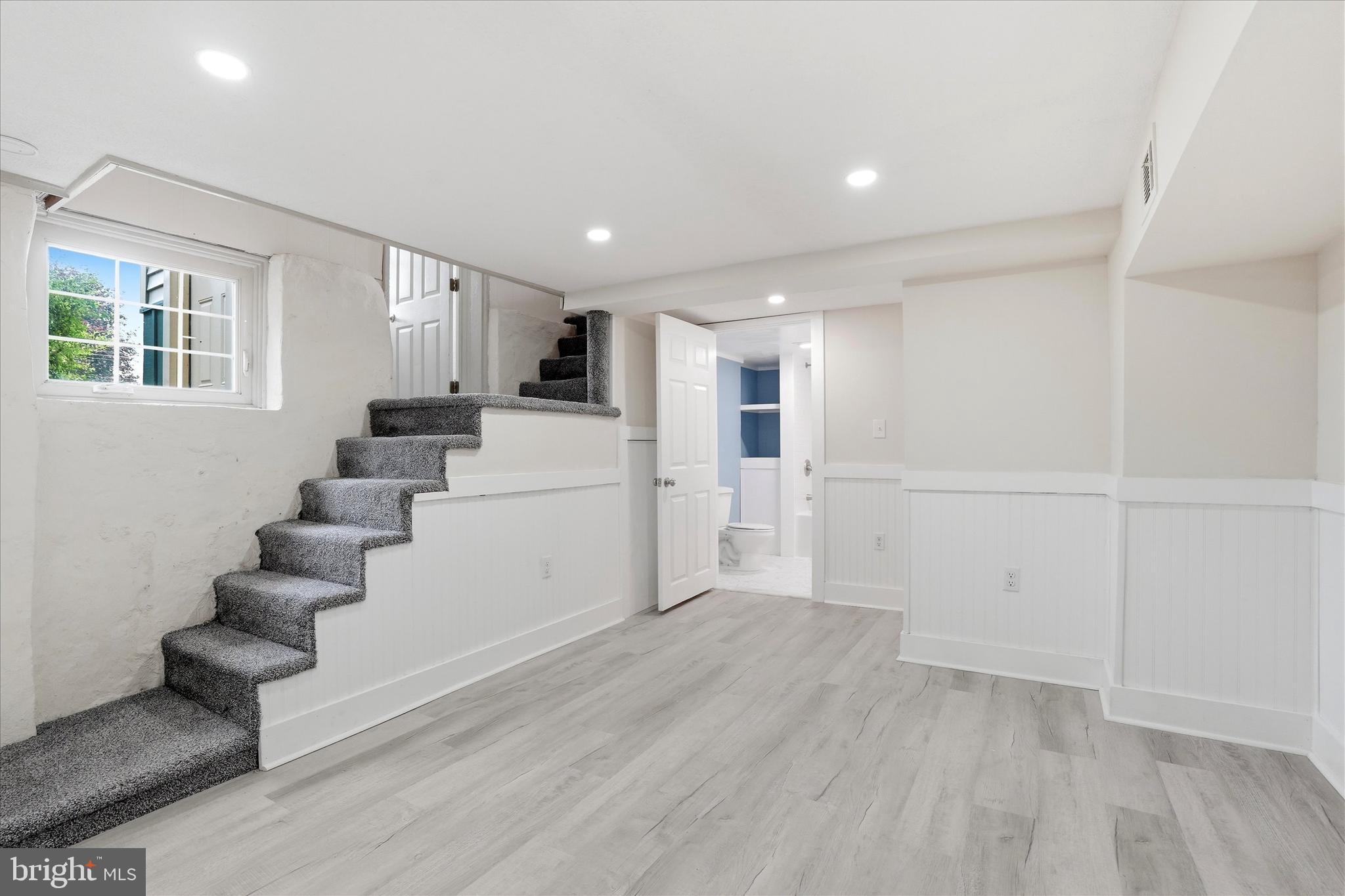 ROSLYN - Residential