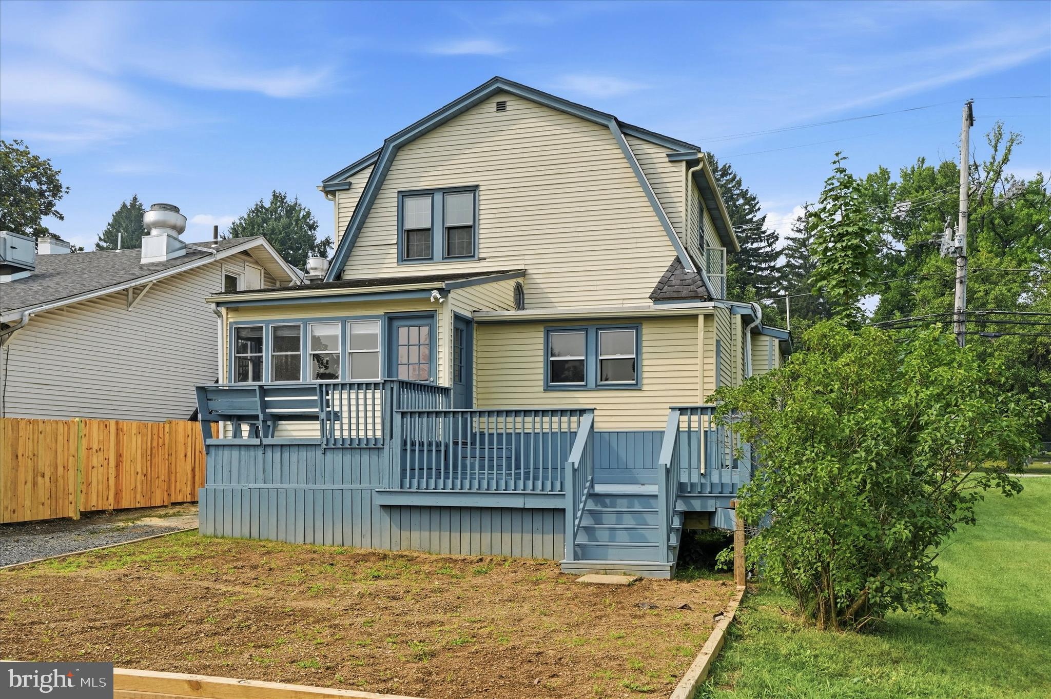 ROSLYN - Residential