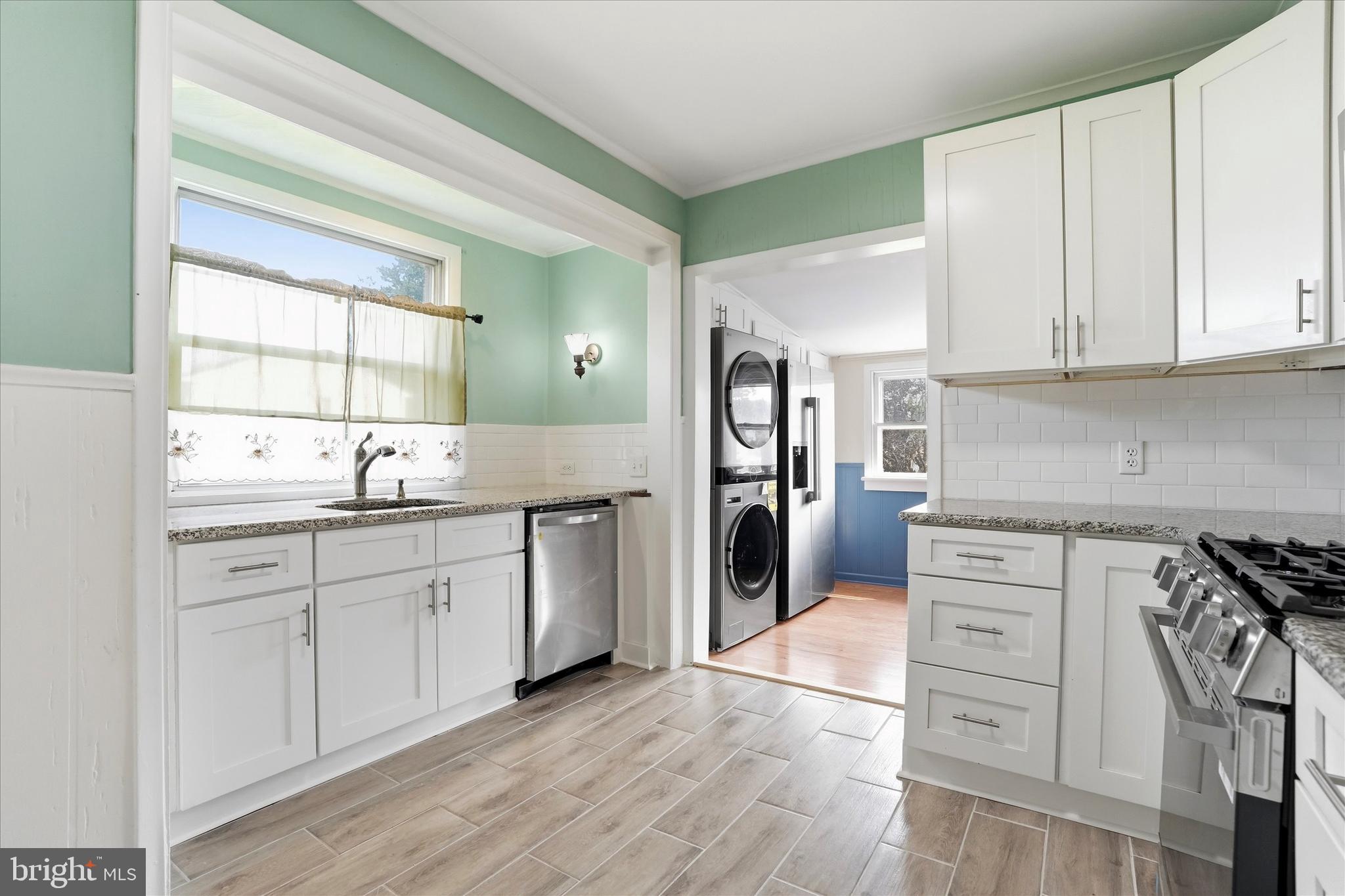 ROSLYN - Residential