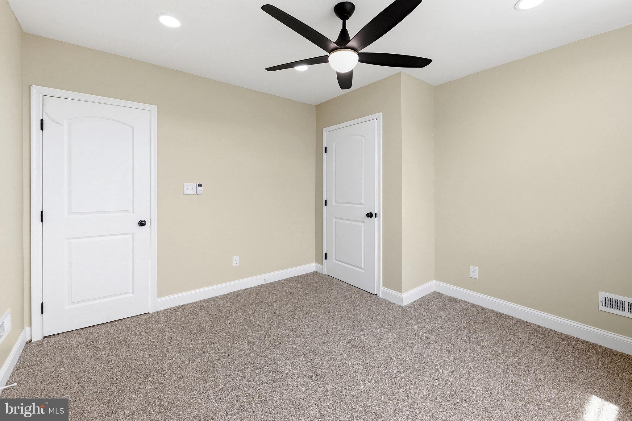BRIDESBURG - Residential