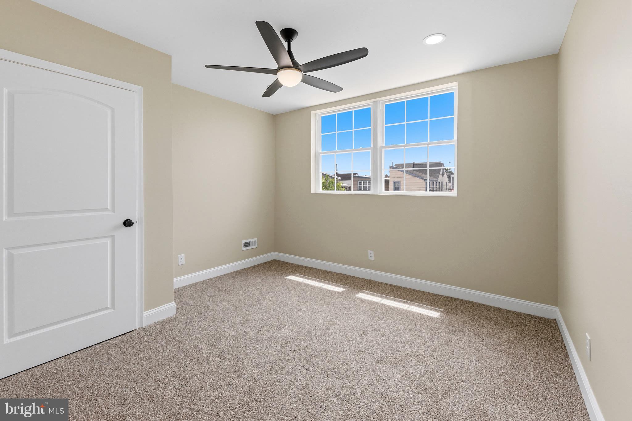 BRIDESBURG - Residential