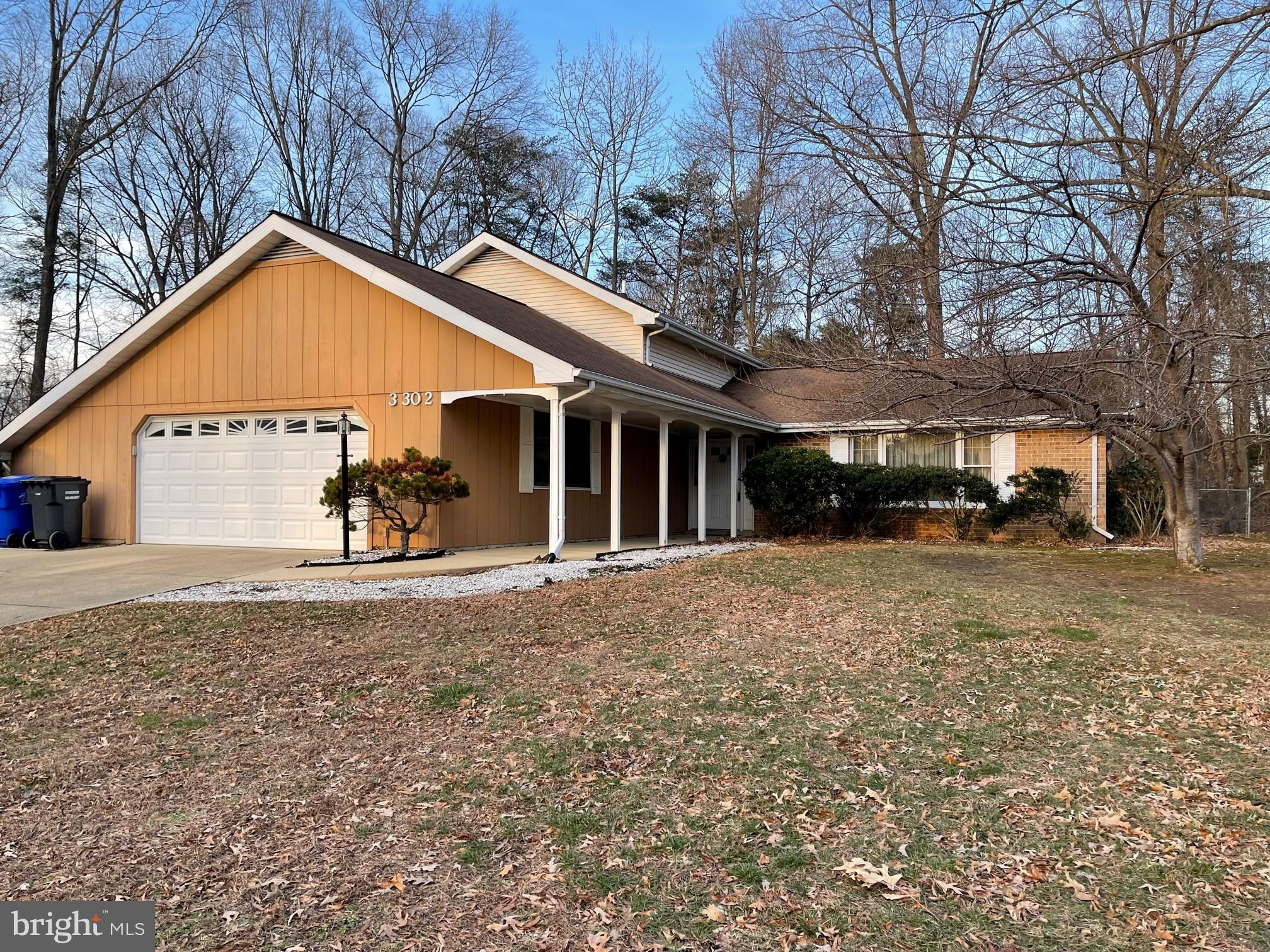 This affordable home sits on one of the larger lots in Pinefield.  Four Large Bedrooms and three Full Baths is perfect for a growing family.  Located at the end of a Cul-De-Sac with very little traffic.