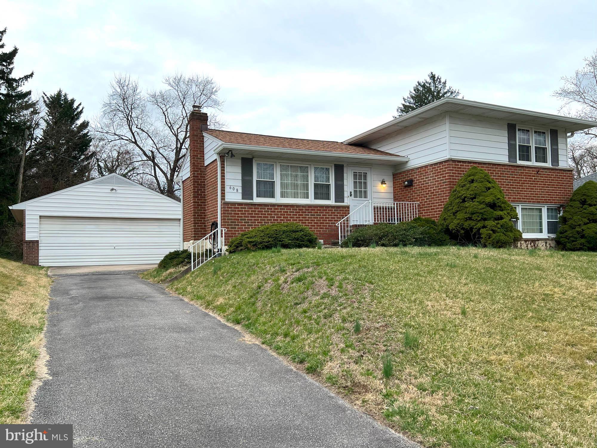 CAMPUS HILLS - Residential