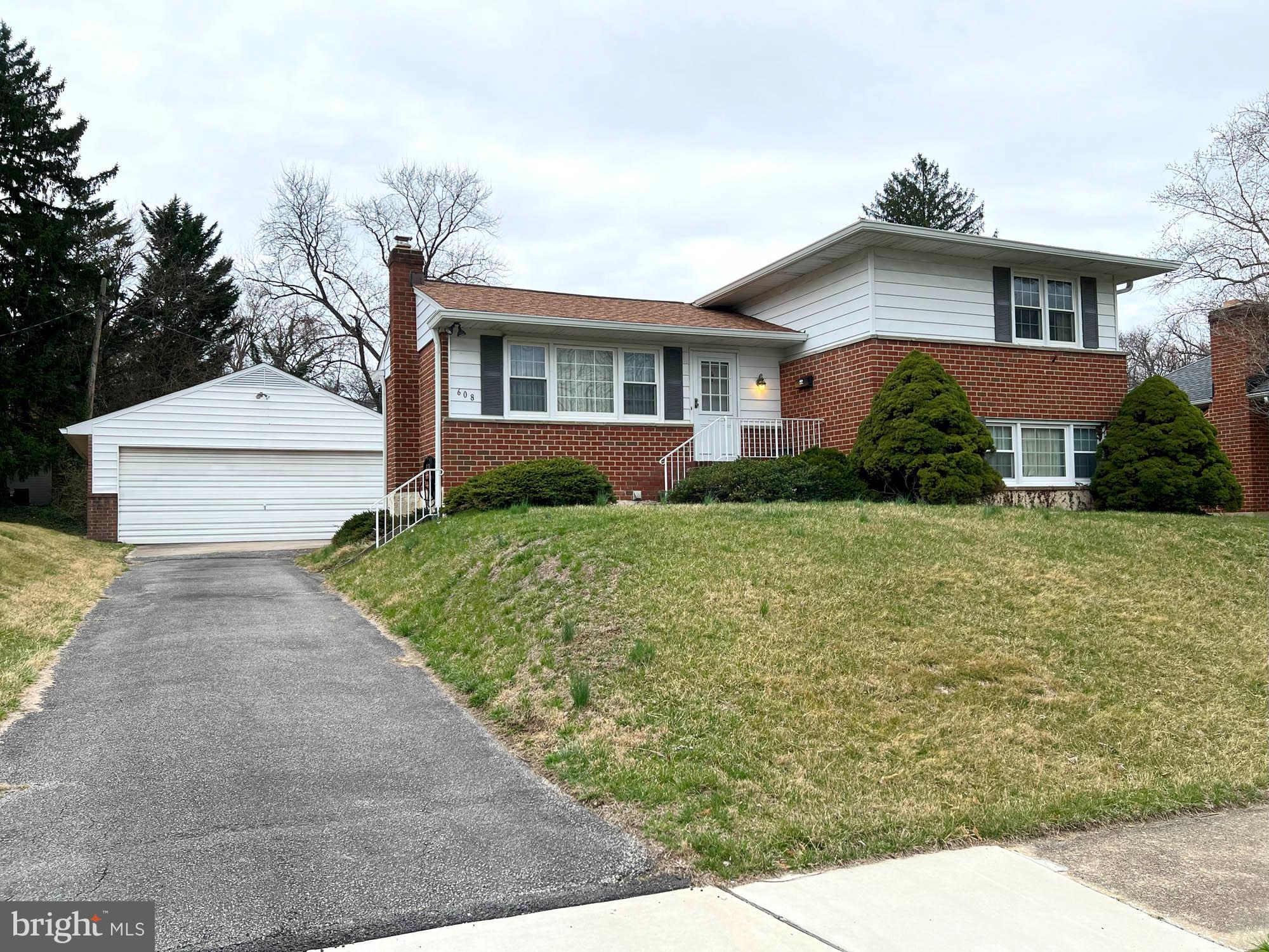 CAMPUS HILLS - Residential