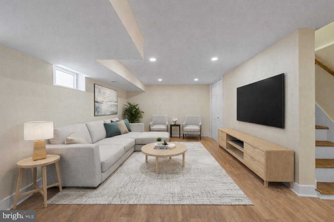 FOX CHASE - Residential