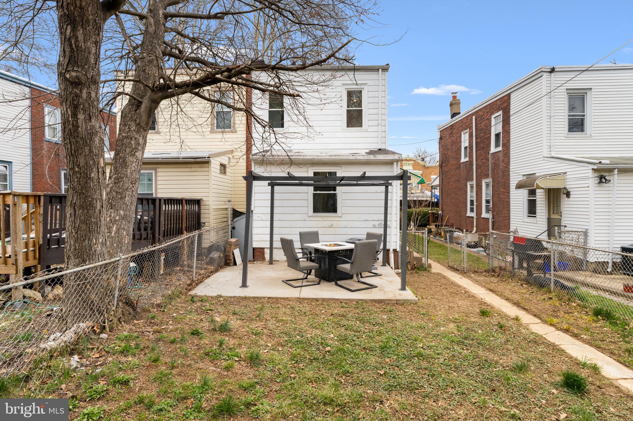 FOX CHASE - Residential