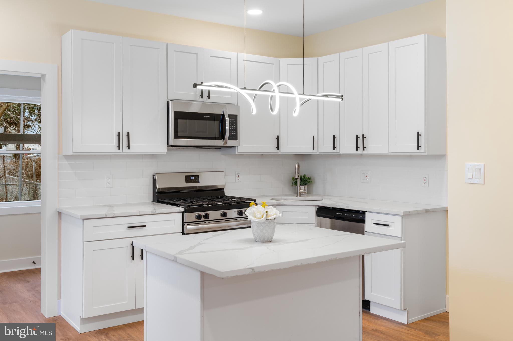 FOX CHASE - Residential