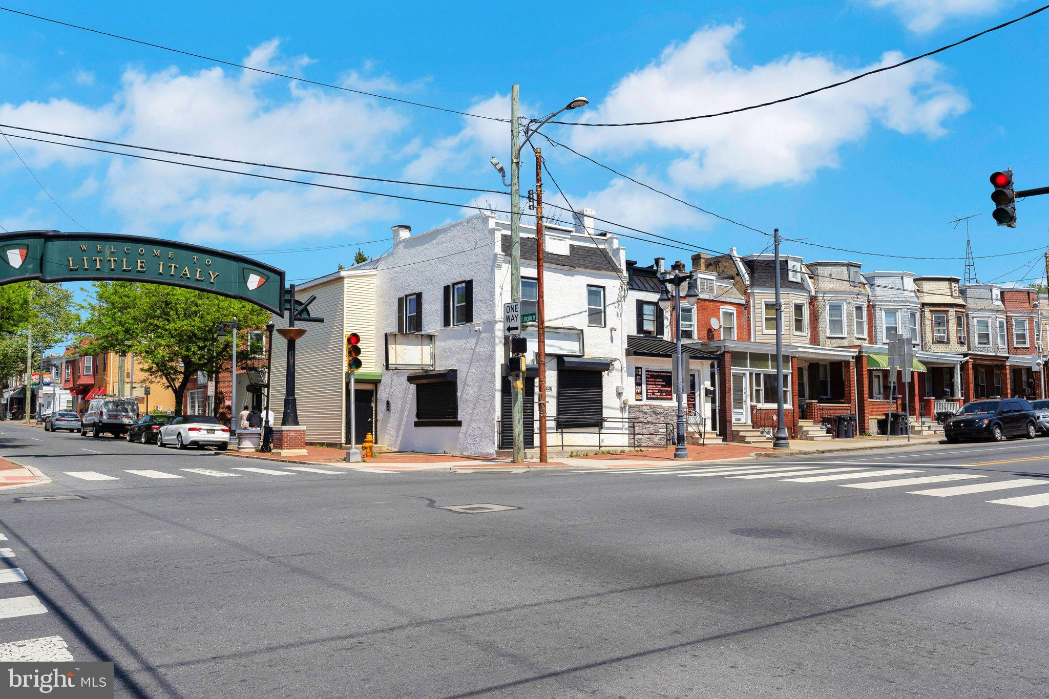 LITTLE ITALY - Commercial Sale