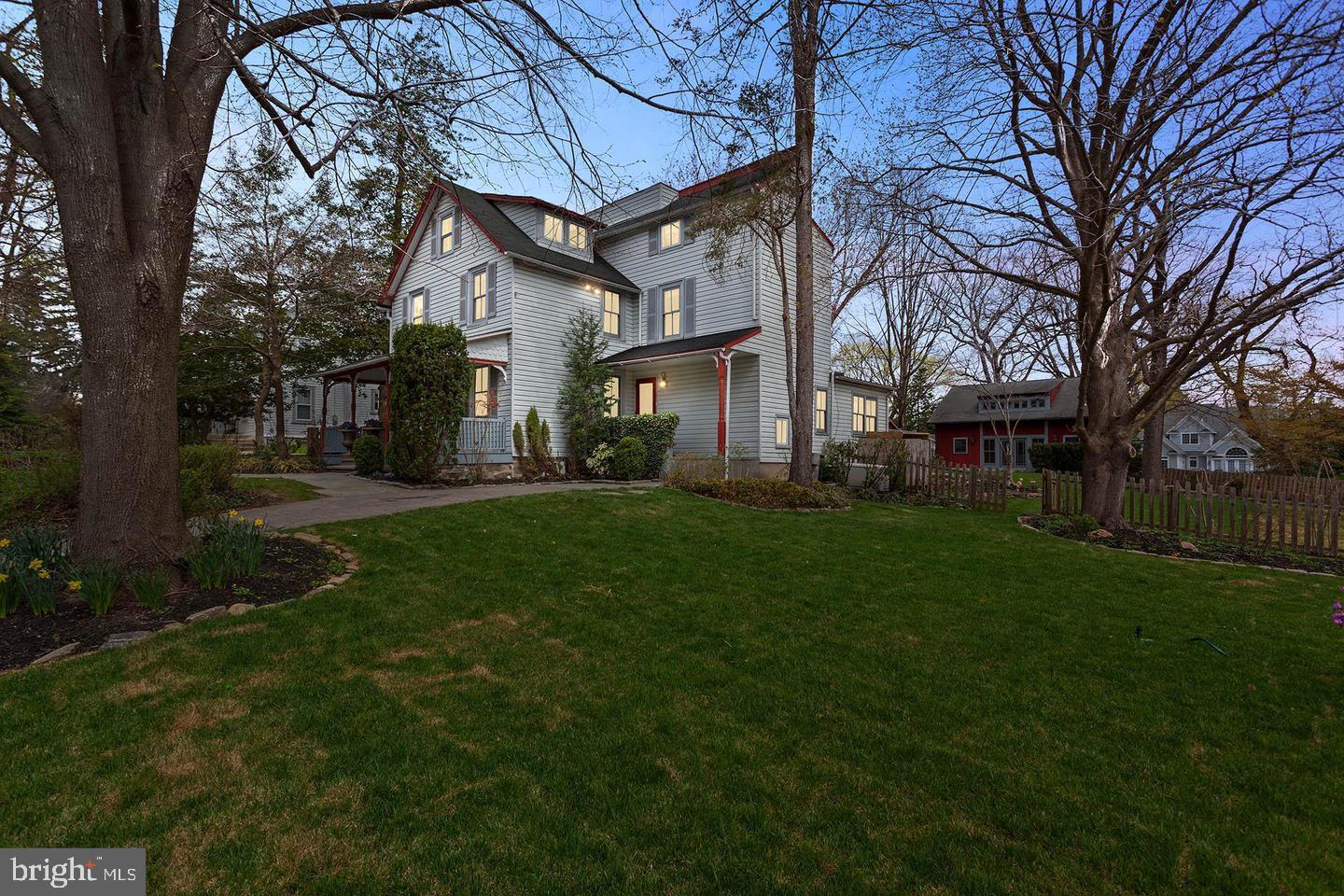 GLADWYNE - Residential