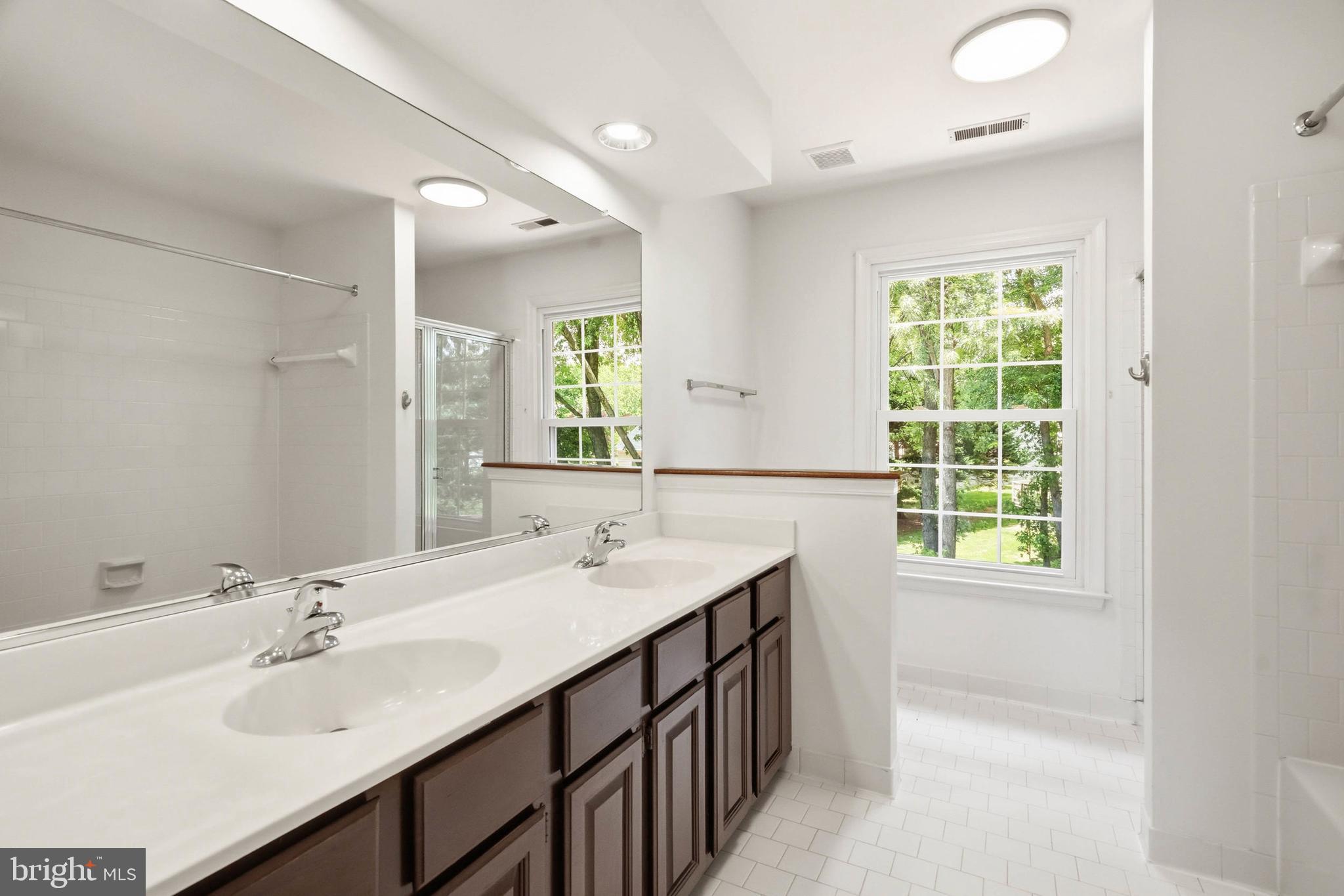 BURLEIGH MANOR - Residential