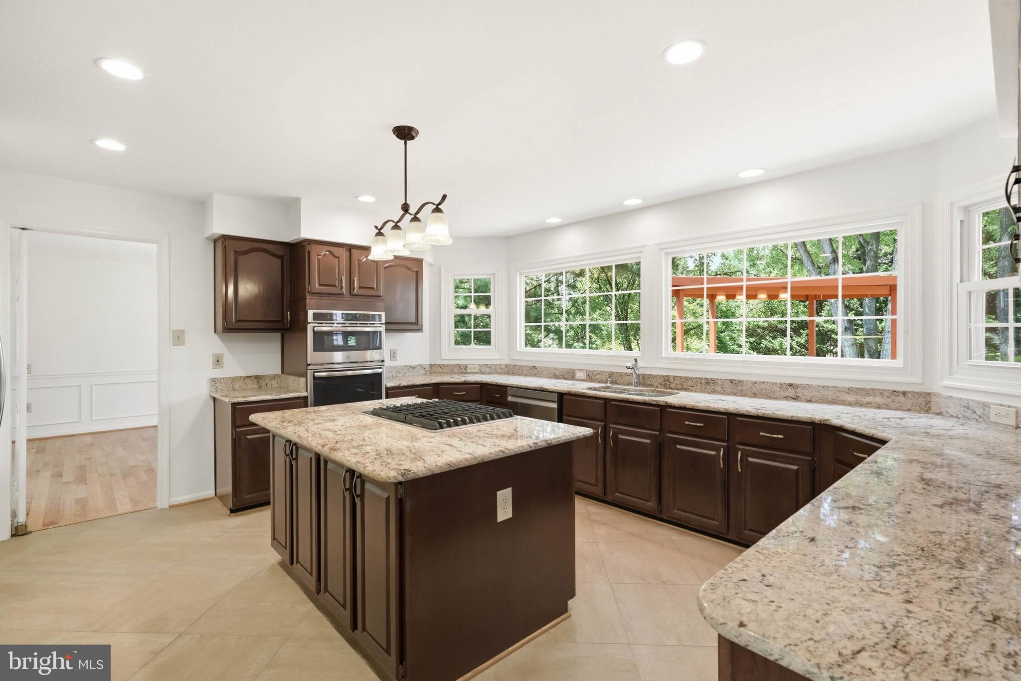 BURLEIGH MANOR - Residential