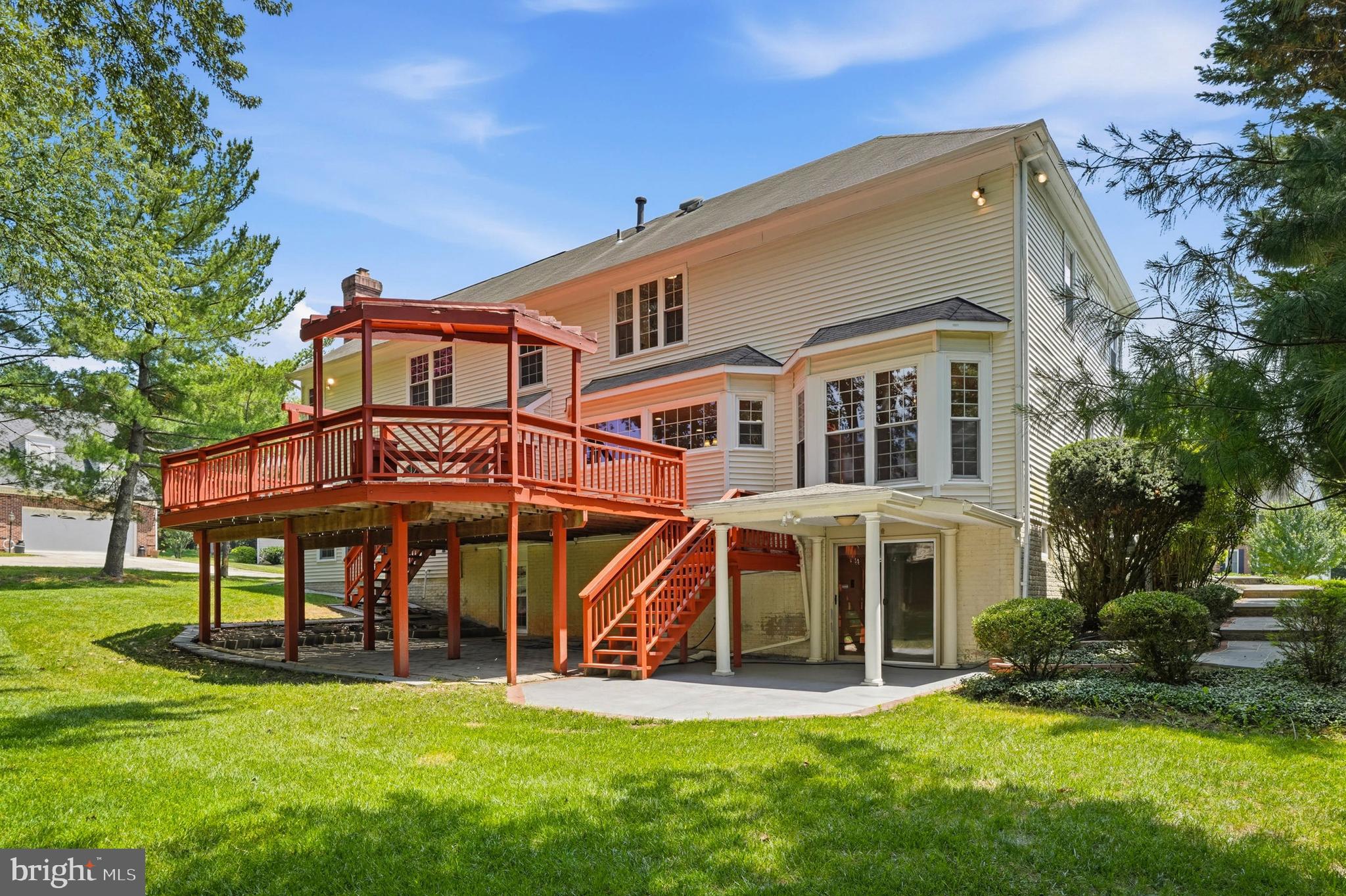 BURLEIGH MANOR - Residential