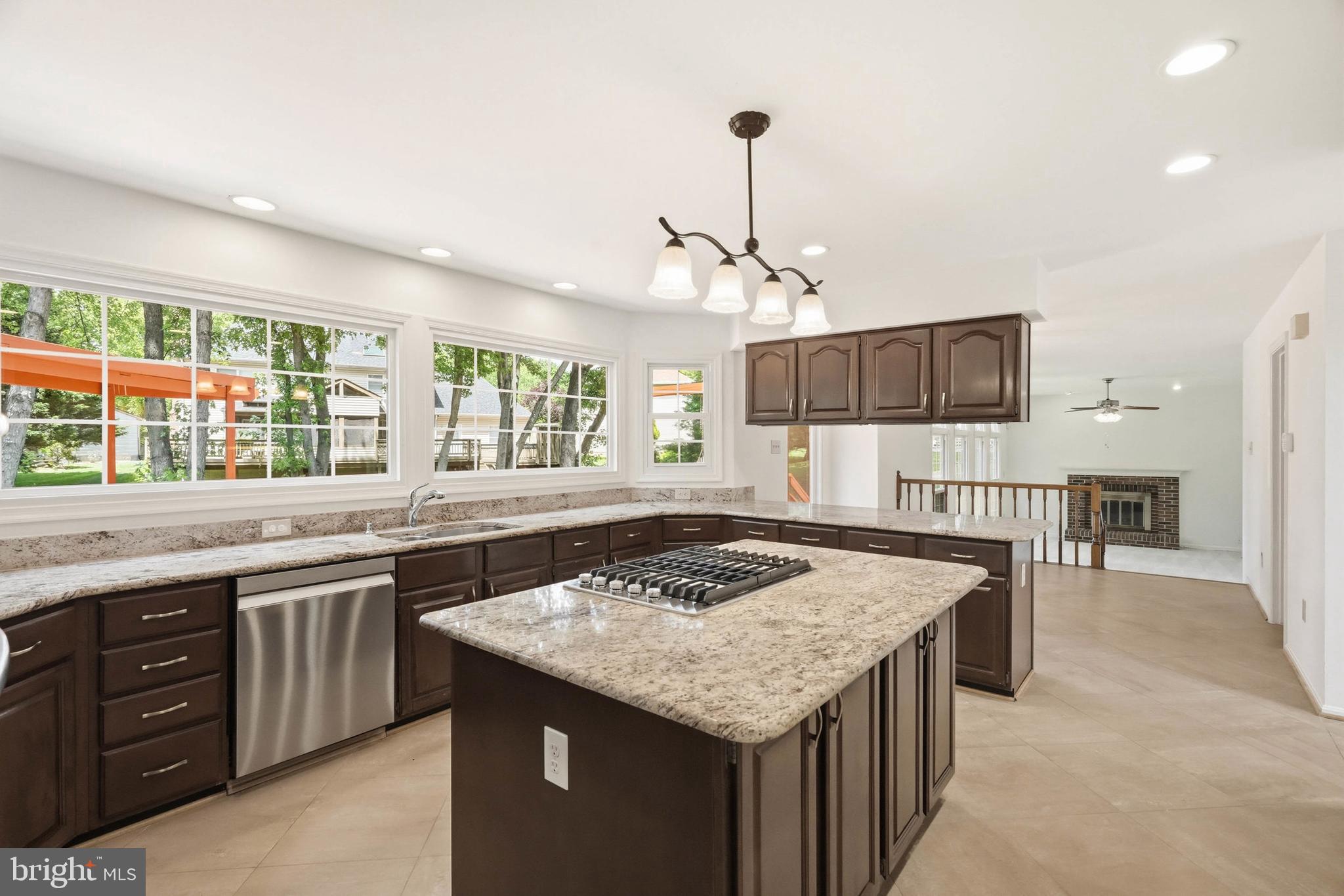 BURLEIGH MANOR - Residential