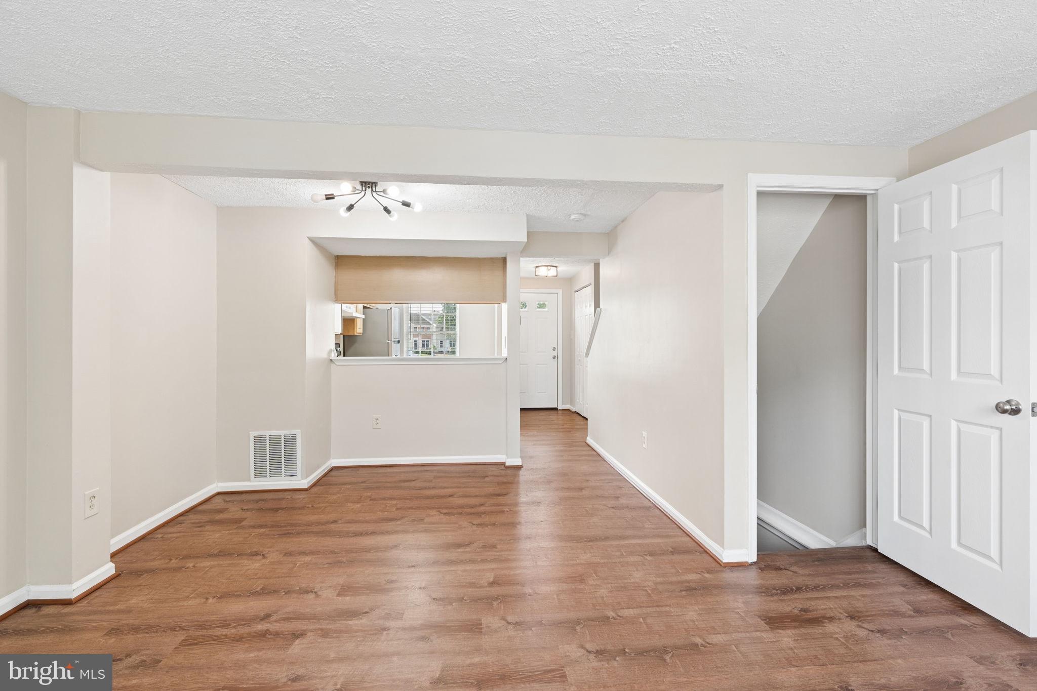 SADDLE CREEK - Residential