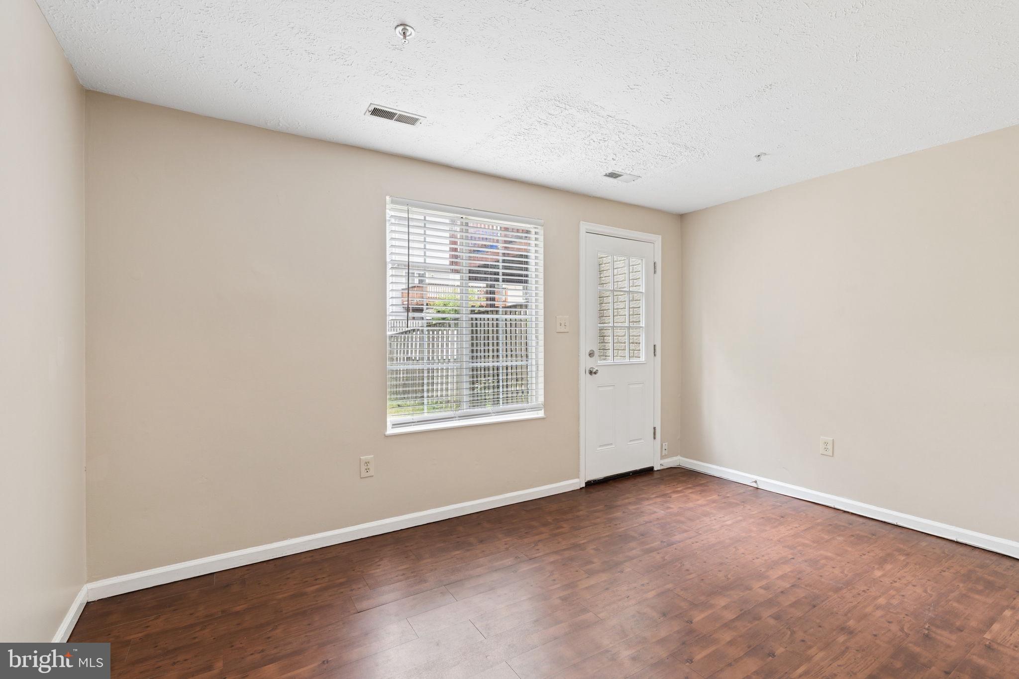 SADDLE CREEK - Residential