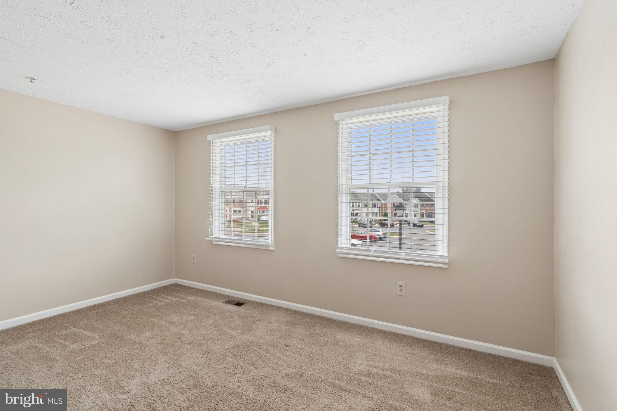 SADDLE CREEK - Residential