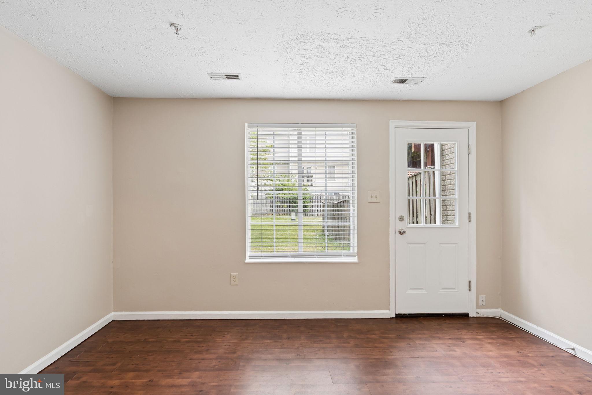 SADDLE CREEK - Residential