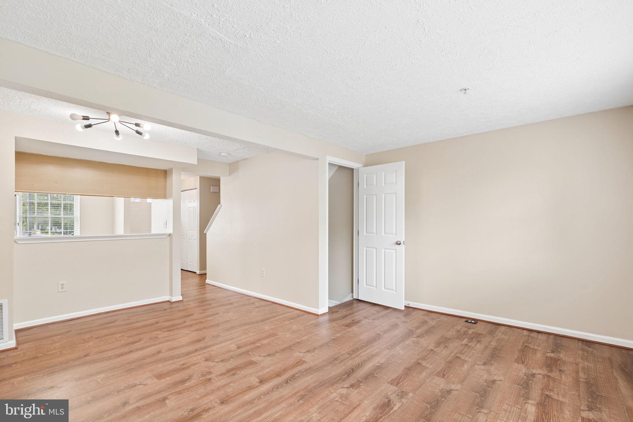 SADDLE CREEK - Residential