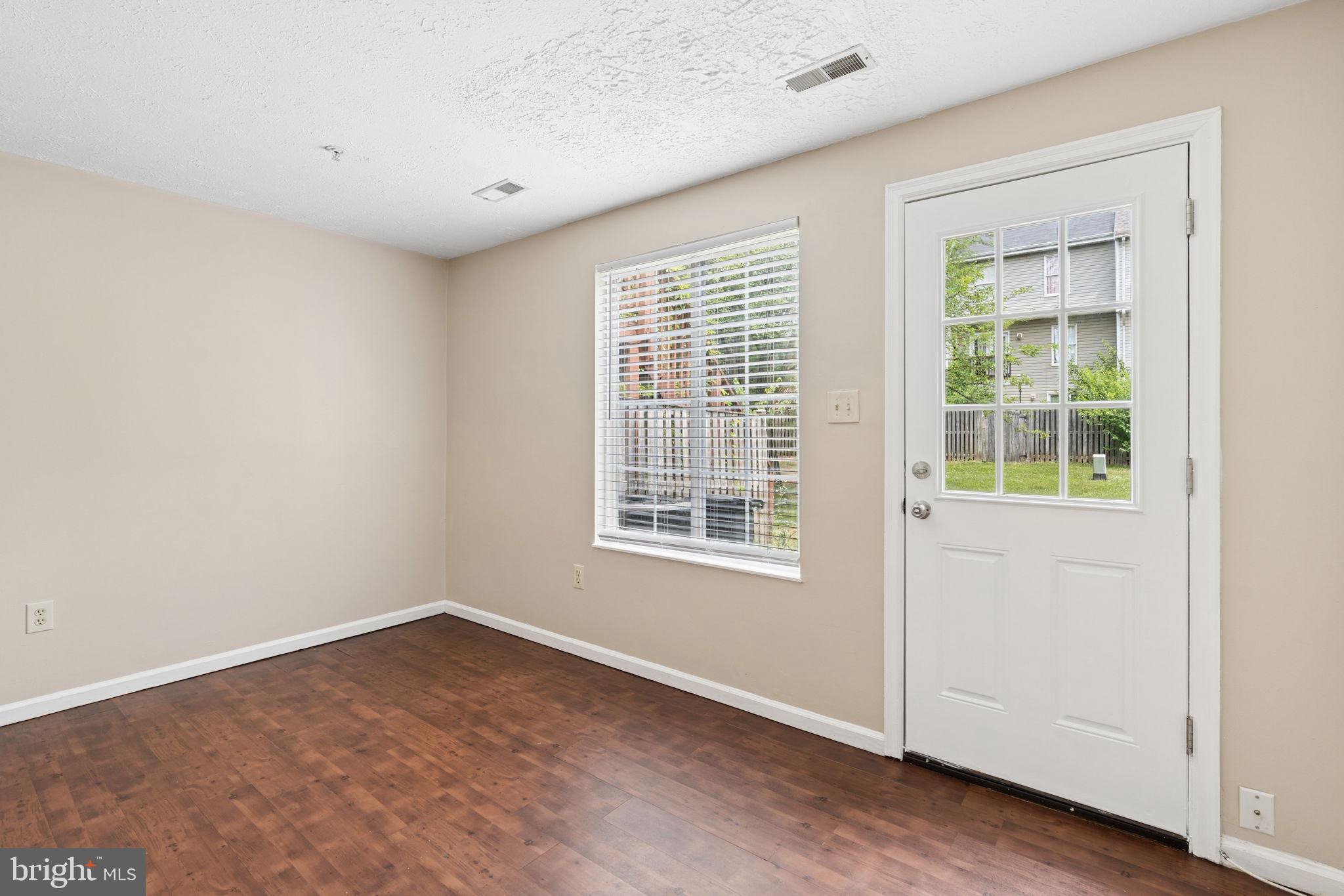 SADDLE CREEK - Residential