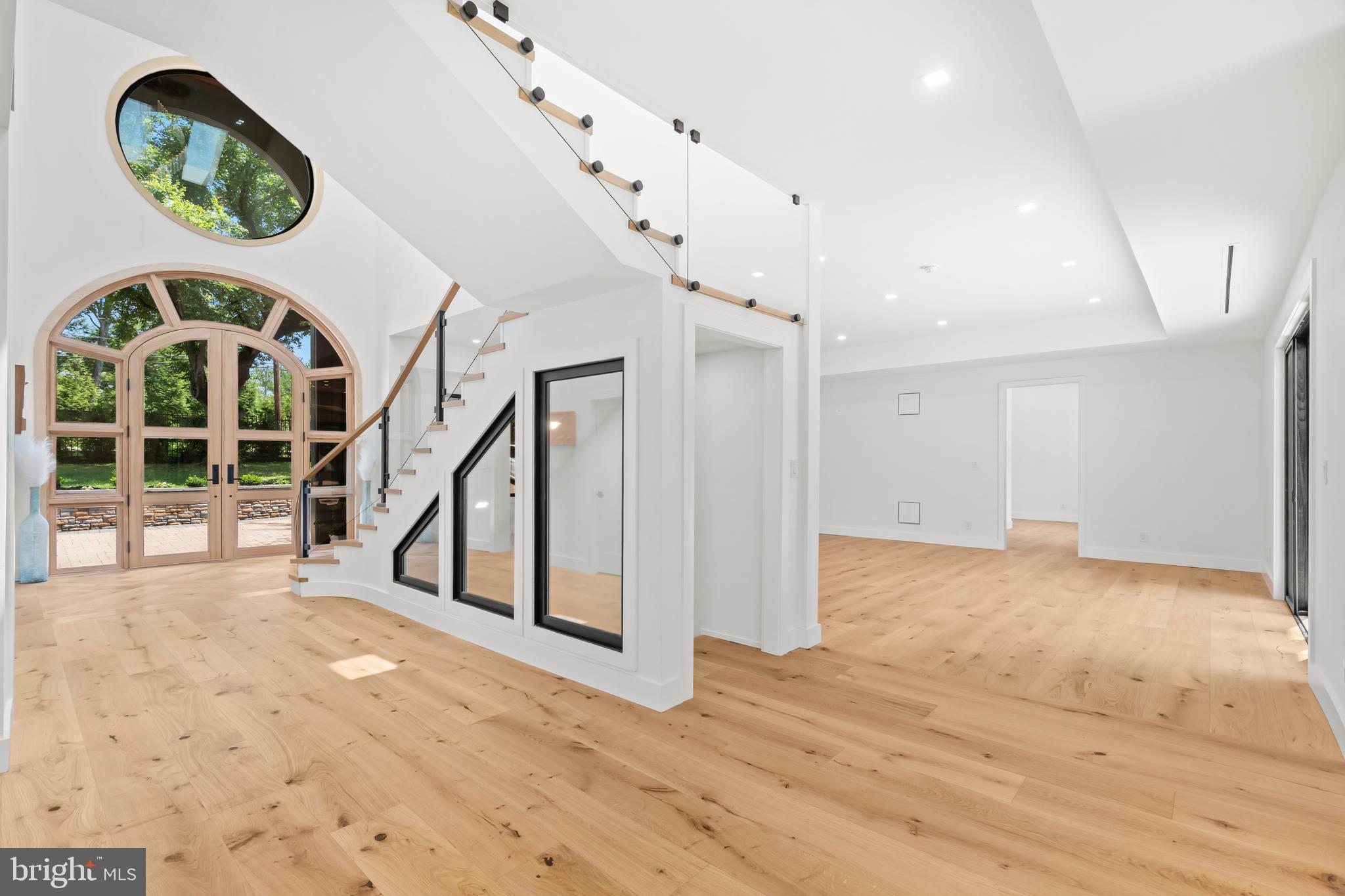 CHESTNUT HILL - Residential