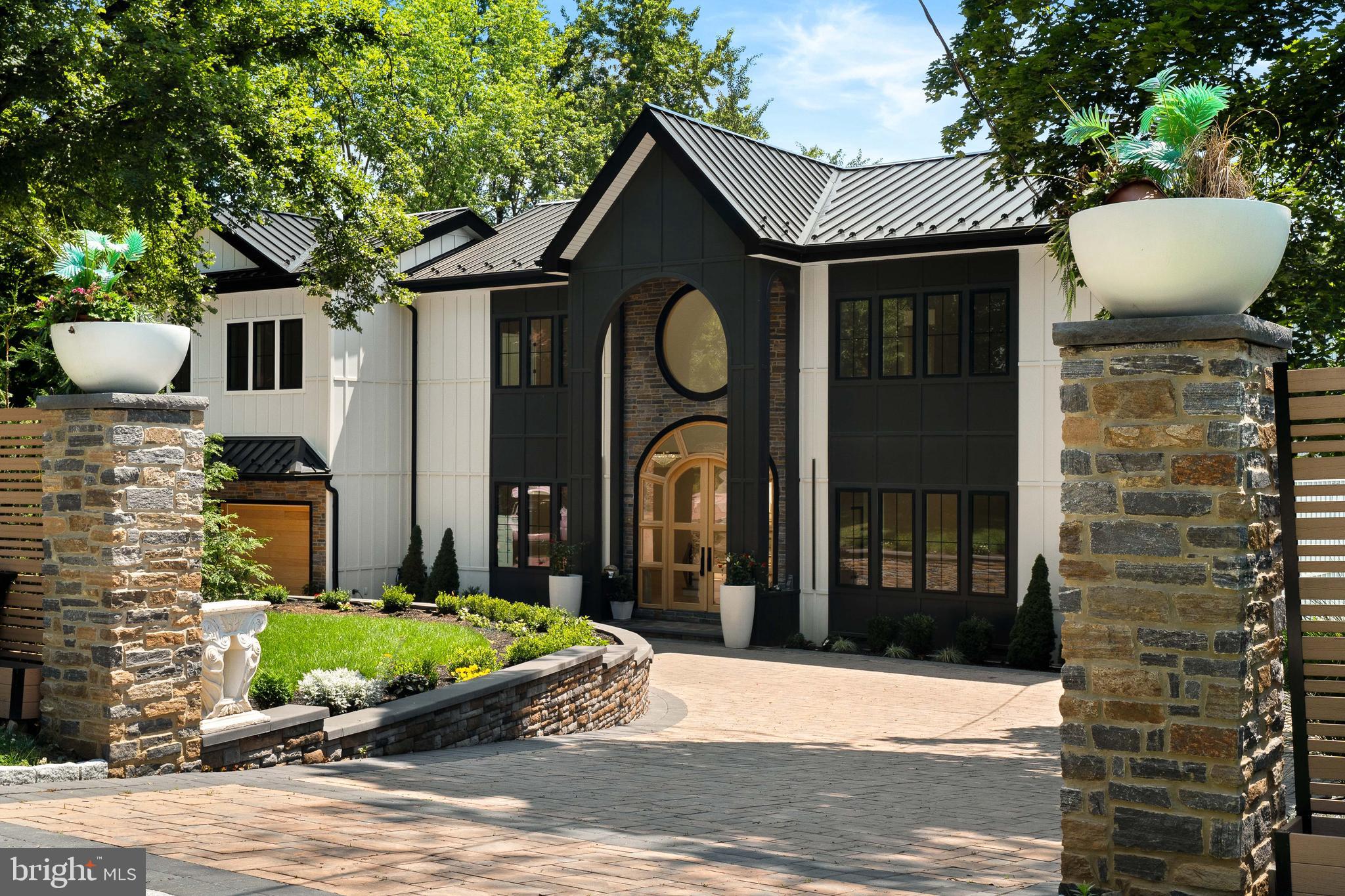 CHESTNUT HILL - Residential