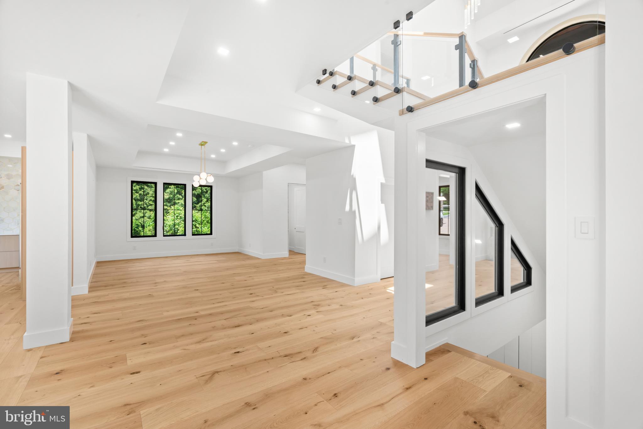 CHESTNUT HILL - Residential