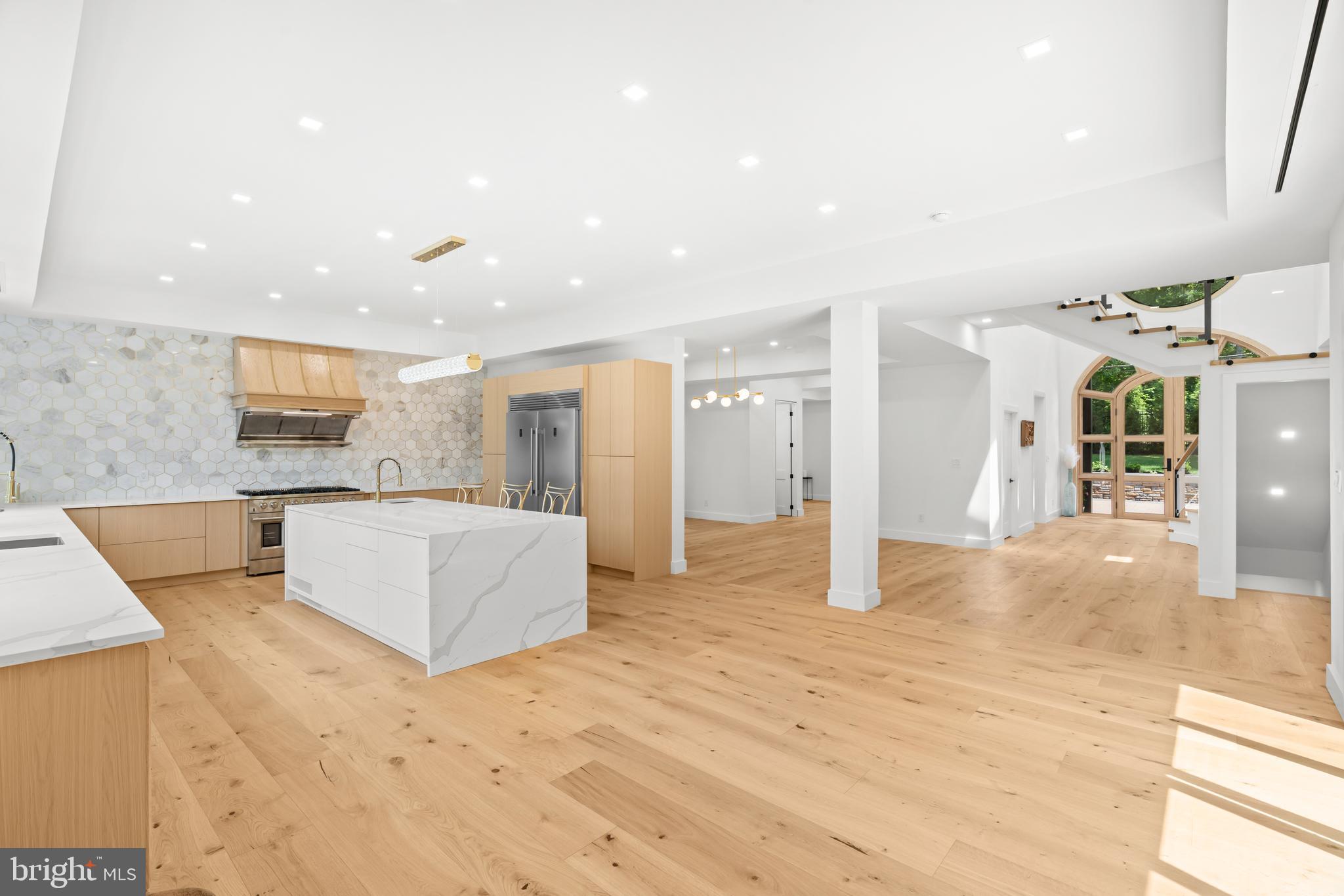 CHESTNUT HILL - Residential