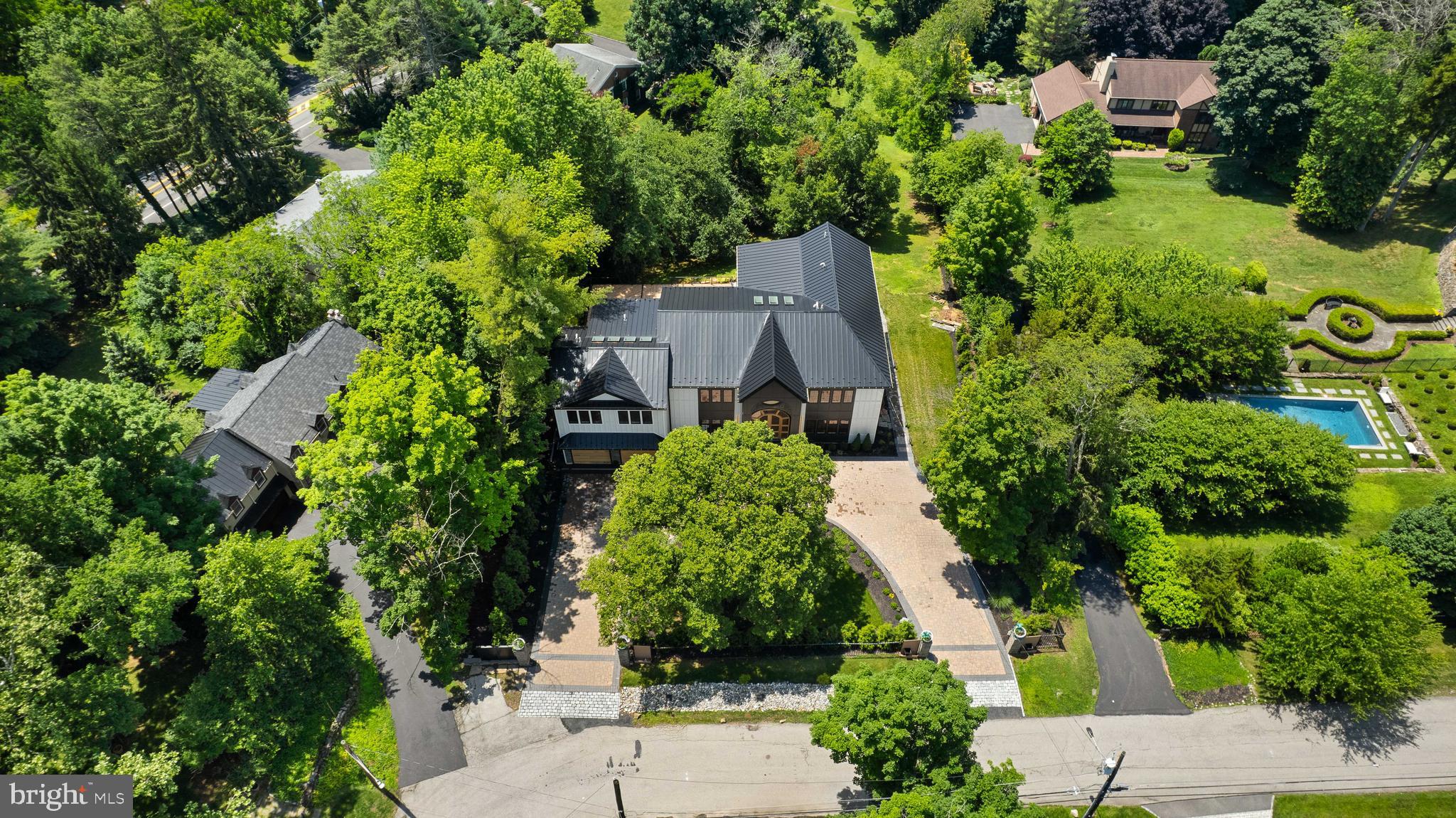 CHESTNUT HILL - Residential