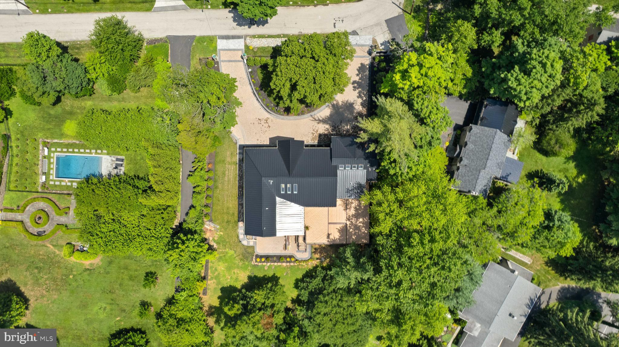 CHESTNUT HILL - Residential
