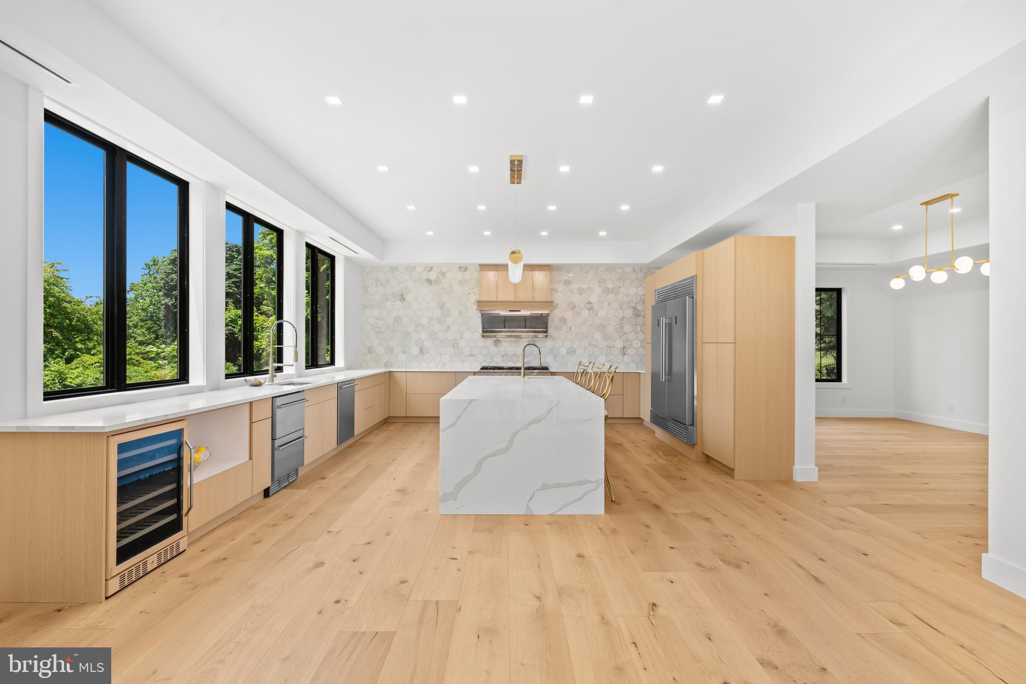 CHESTNUT HILL - Residential
